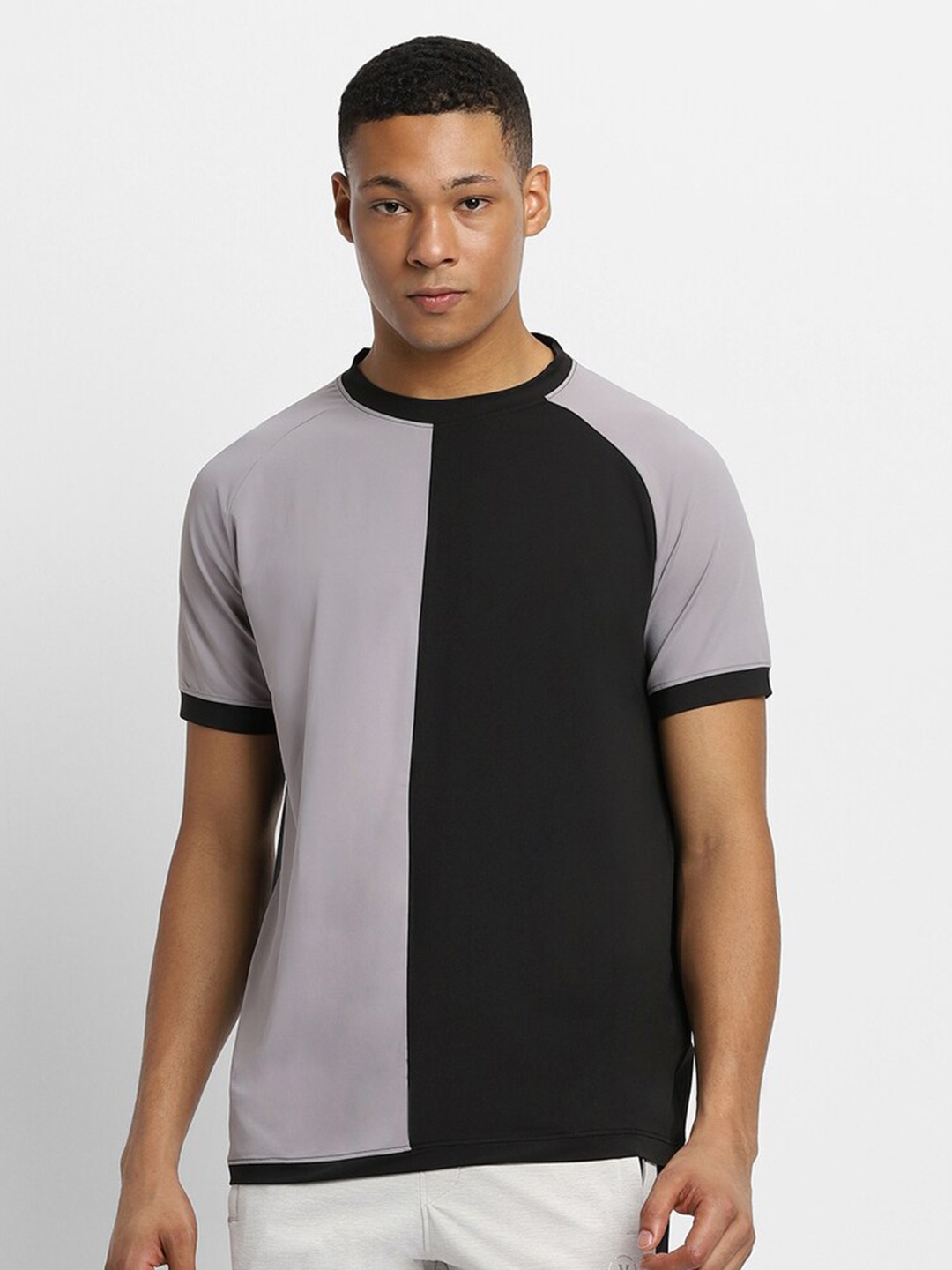 

FOREVER 21 Colourblocked Raglan Sleeves T-shirt, Grey