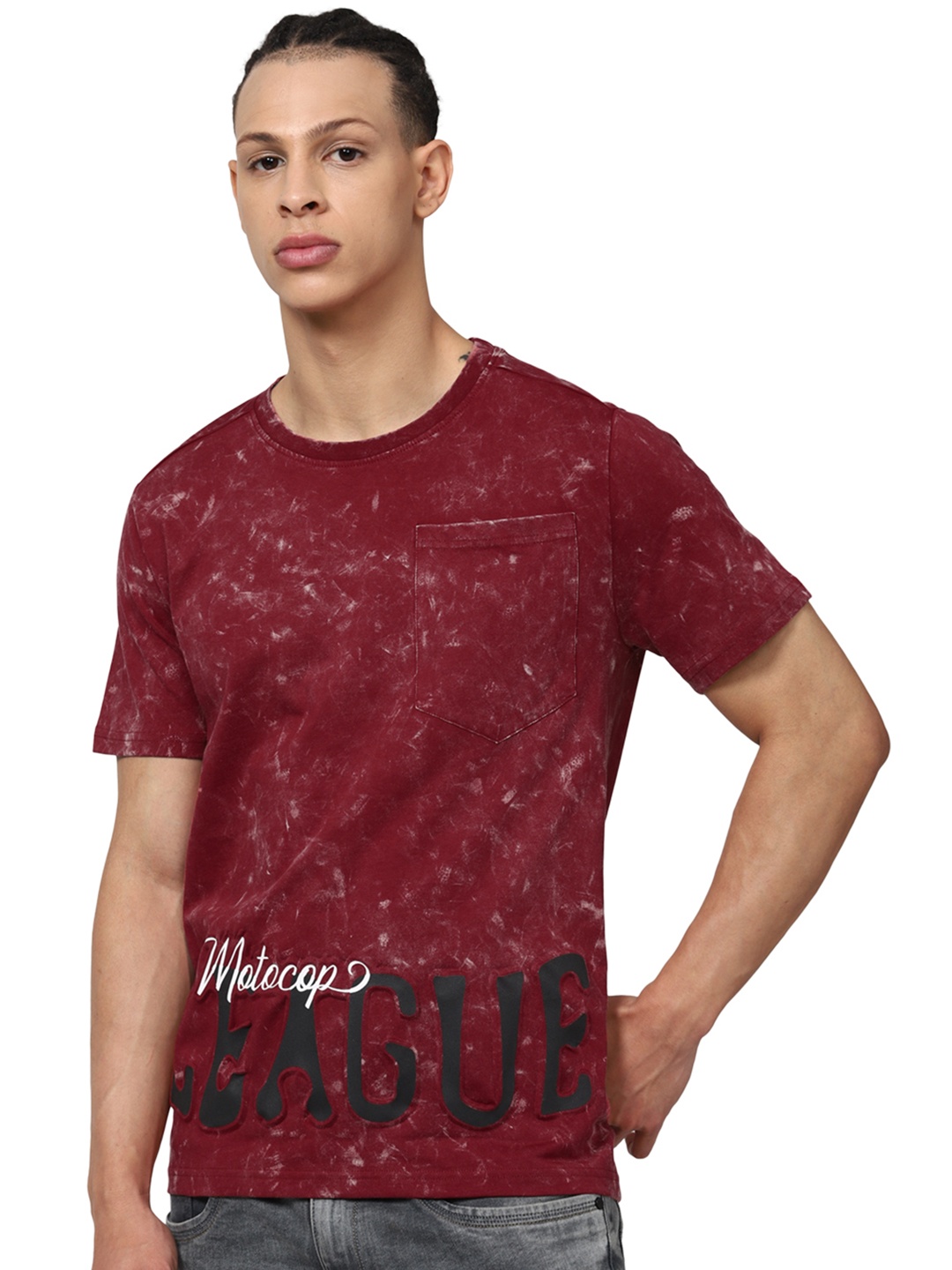 

FOREVER 21 Men Maroon Typography Printed Pockets T-shirt