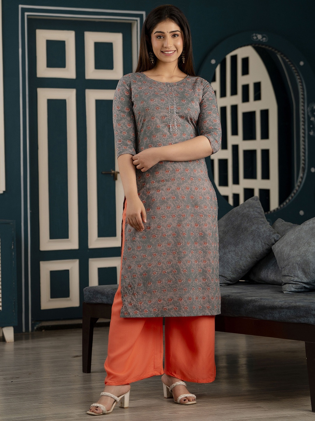 

Nayo Ethnic Motifs Printed Straight Kurta, Grey