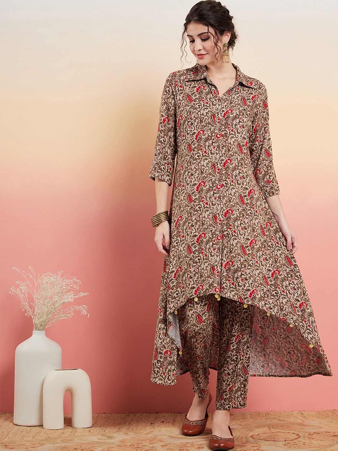 

Sangria Floral Printed Shirt Collar High-Low A-line Kurta With Trousers, Brown