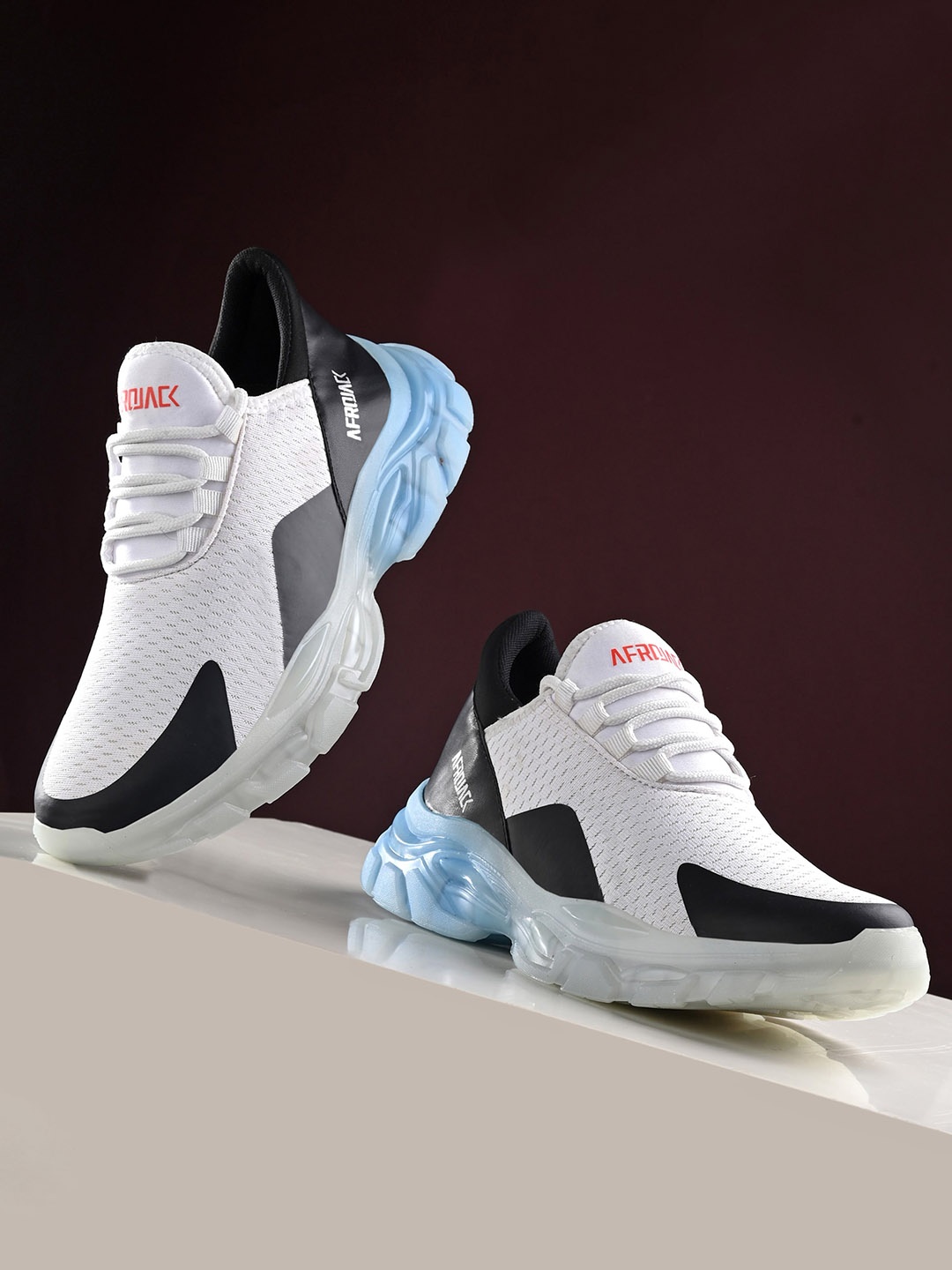 

AfroJack Men Colourblocked Mesh Padded Insole Basics Sneakers, White