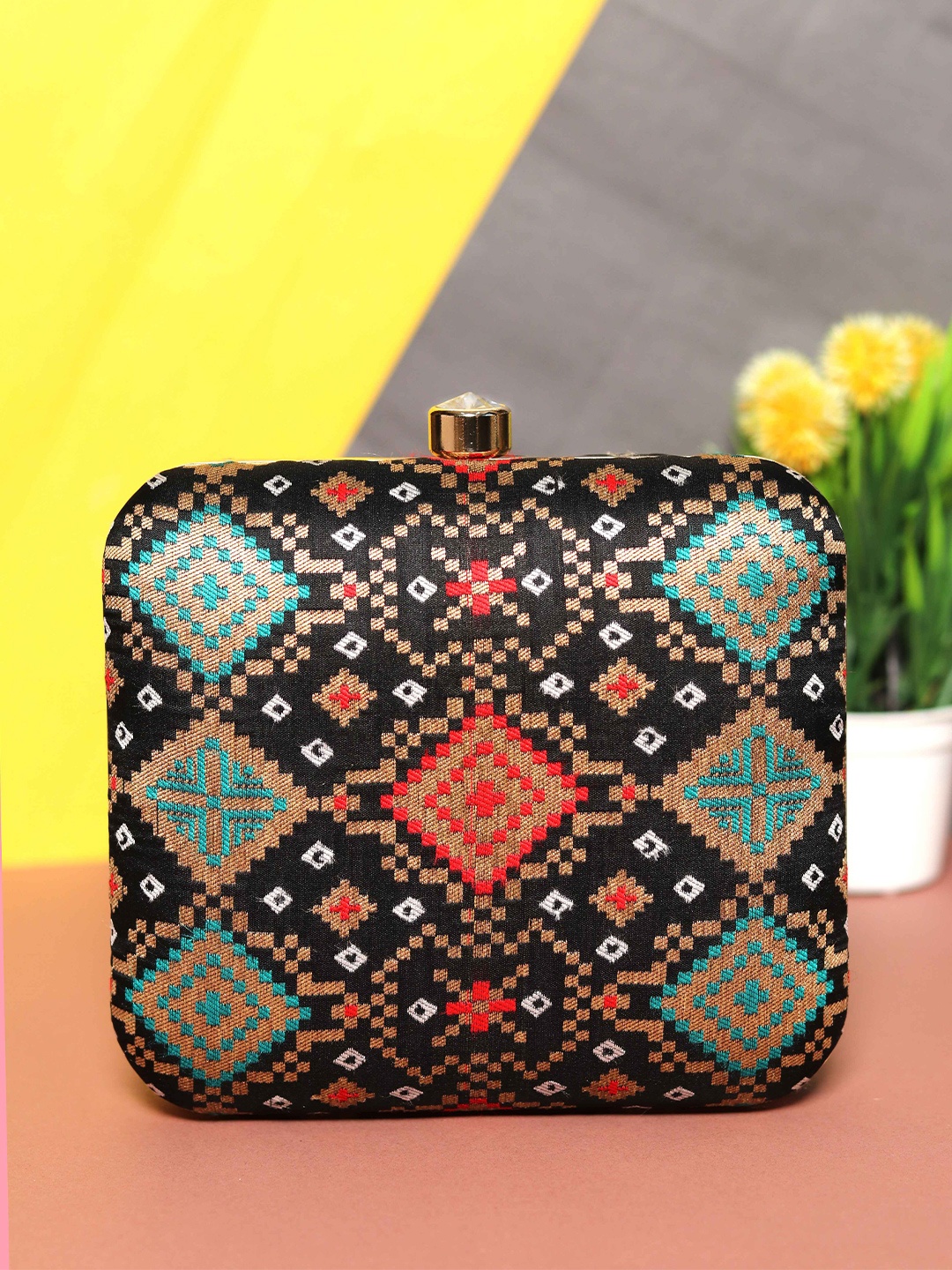 

Anouk Black & Red Printed Box Clutch