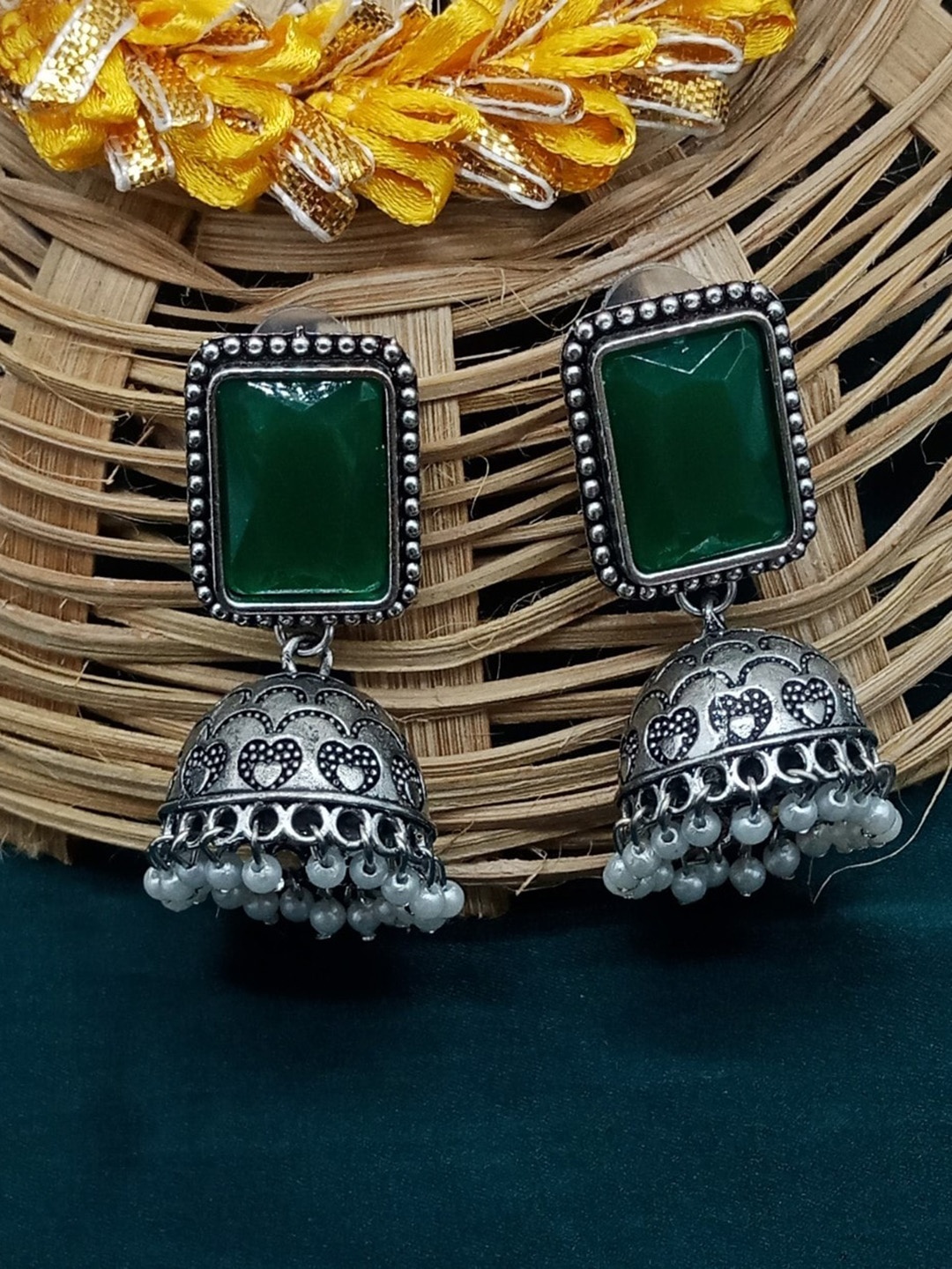 

AASHISH IMITATION Kundan Rhodium-Plated Contemporary Jhumkas Earrings, Green