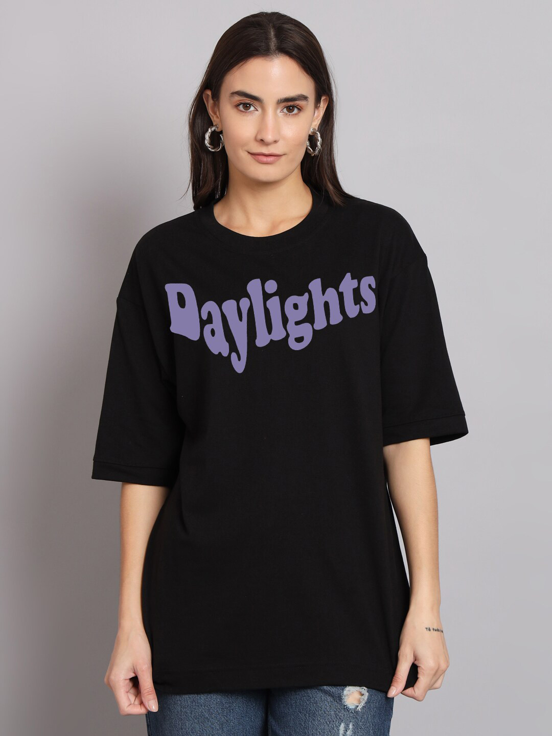 

Imsa Moda Typography Printed Drop-Shoulder Sleeves Cotton Oversized T-shirt, Black