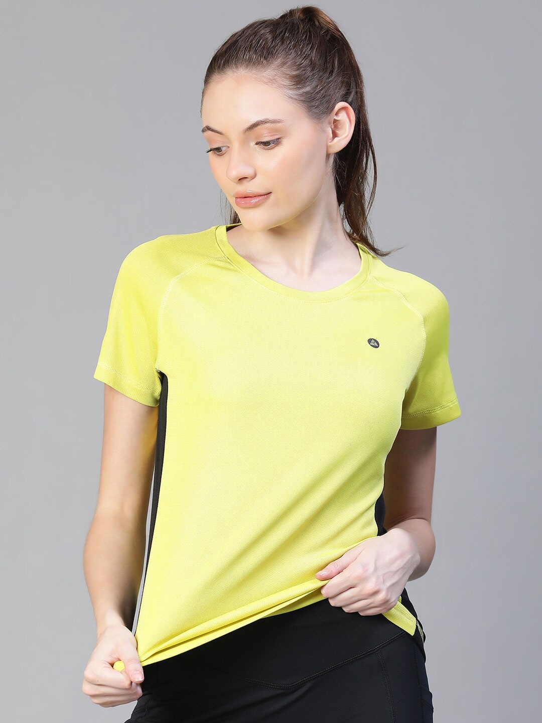 

ATHLISIS Round Neck Colourblocked Regular T-shirt, Yellow