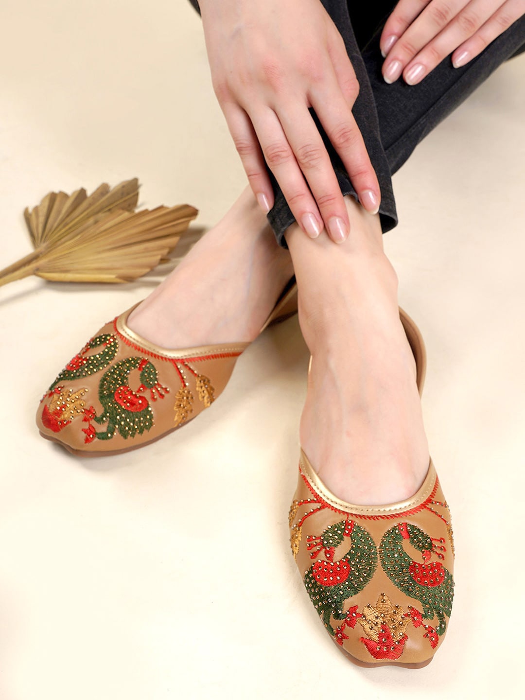 

Anouk Beige & Green Embroidered Ethnic Mojaris