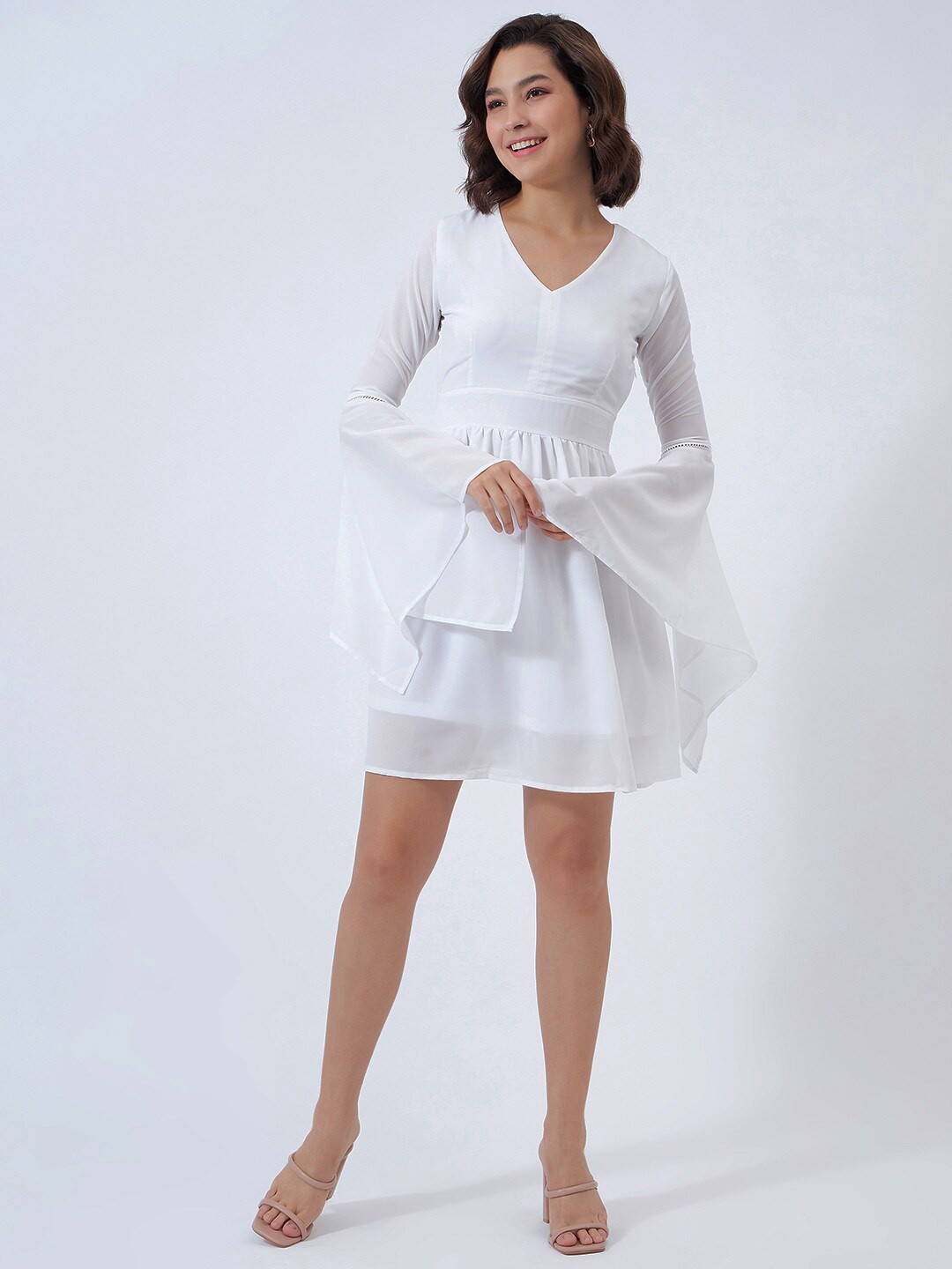 

COLOR CAPITAL V-Neck Bell Sleeve Gathered Georgette Fit & Flare Dress, White