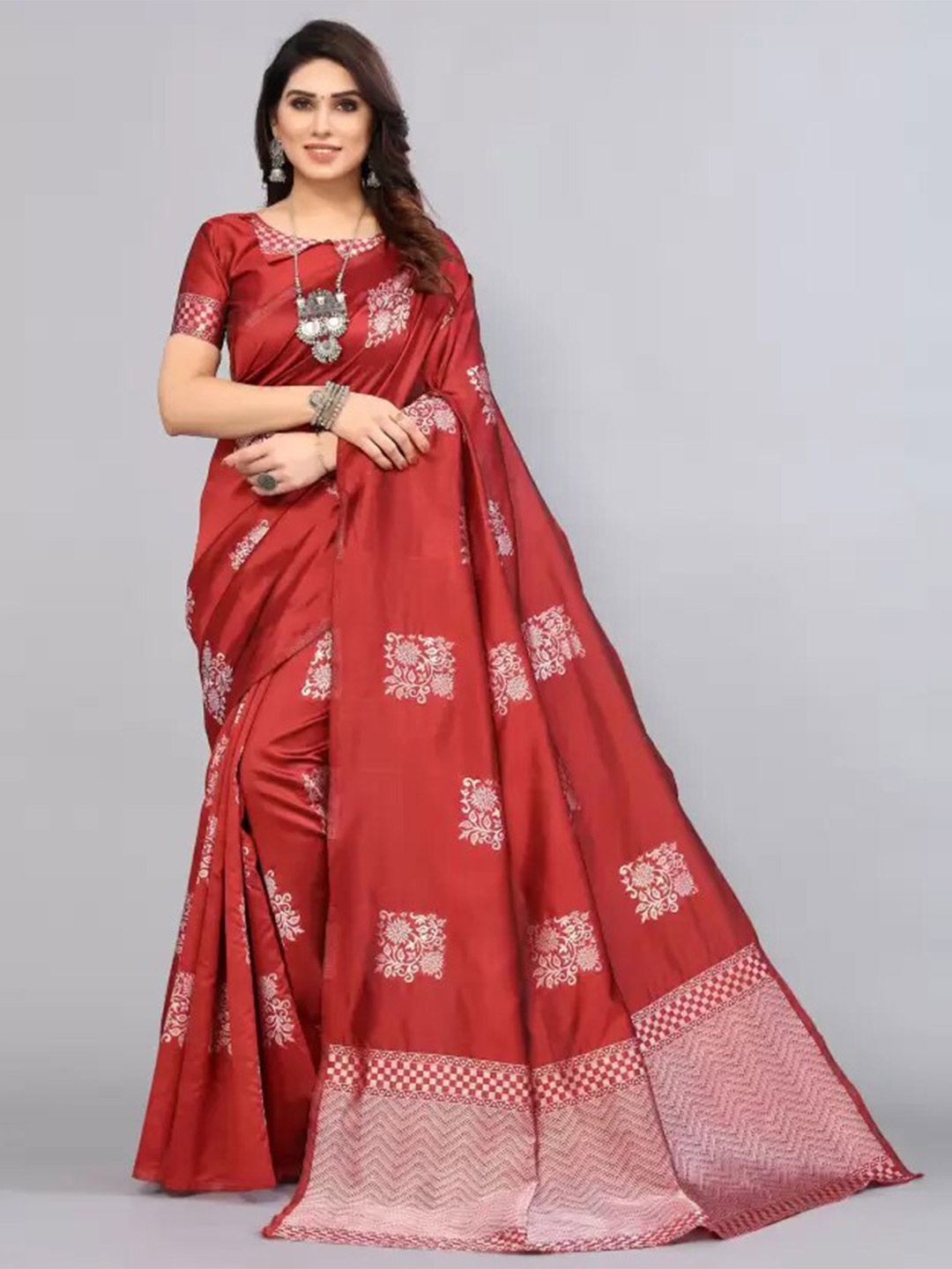 

MAGMINA Ethnic Motifs Woven Design Zari Pure Silk Banarasi Saree, Red