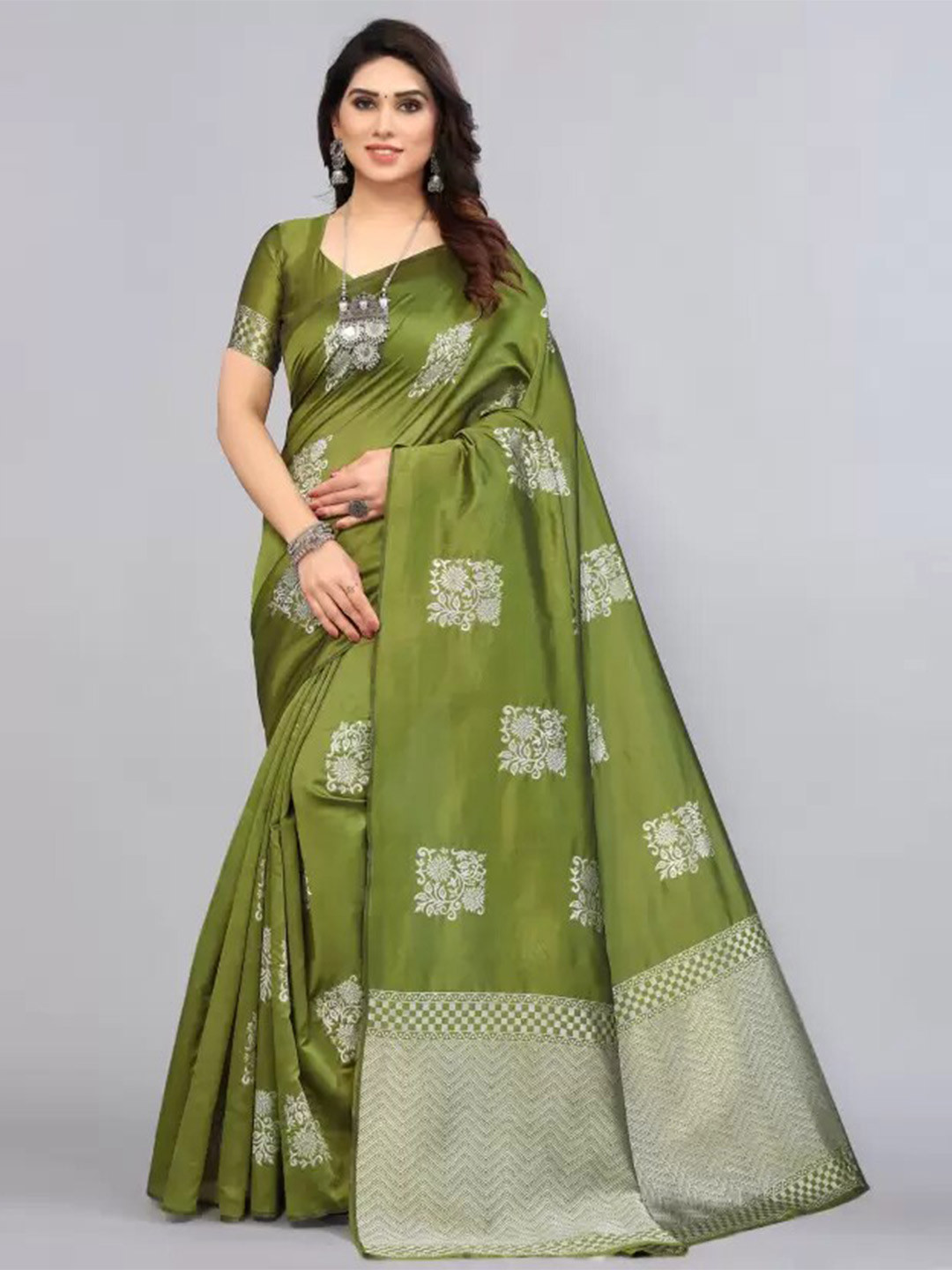 

MAGMINA Ethnic Motifs Woven Design Zari Pure Silk Banarasi Saree, Green