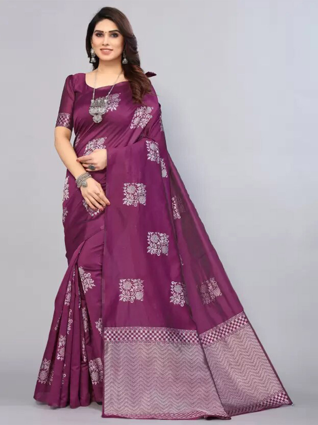 

MAGMINA Ethnic Motifs Woven Design Zari Pure Silk Banarasi Saree, Purple