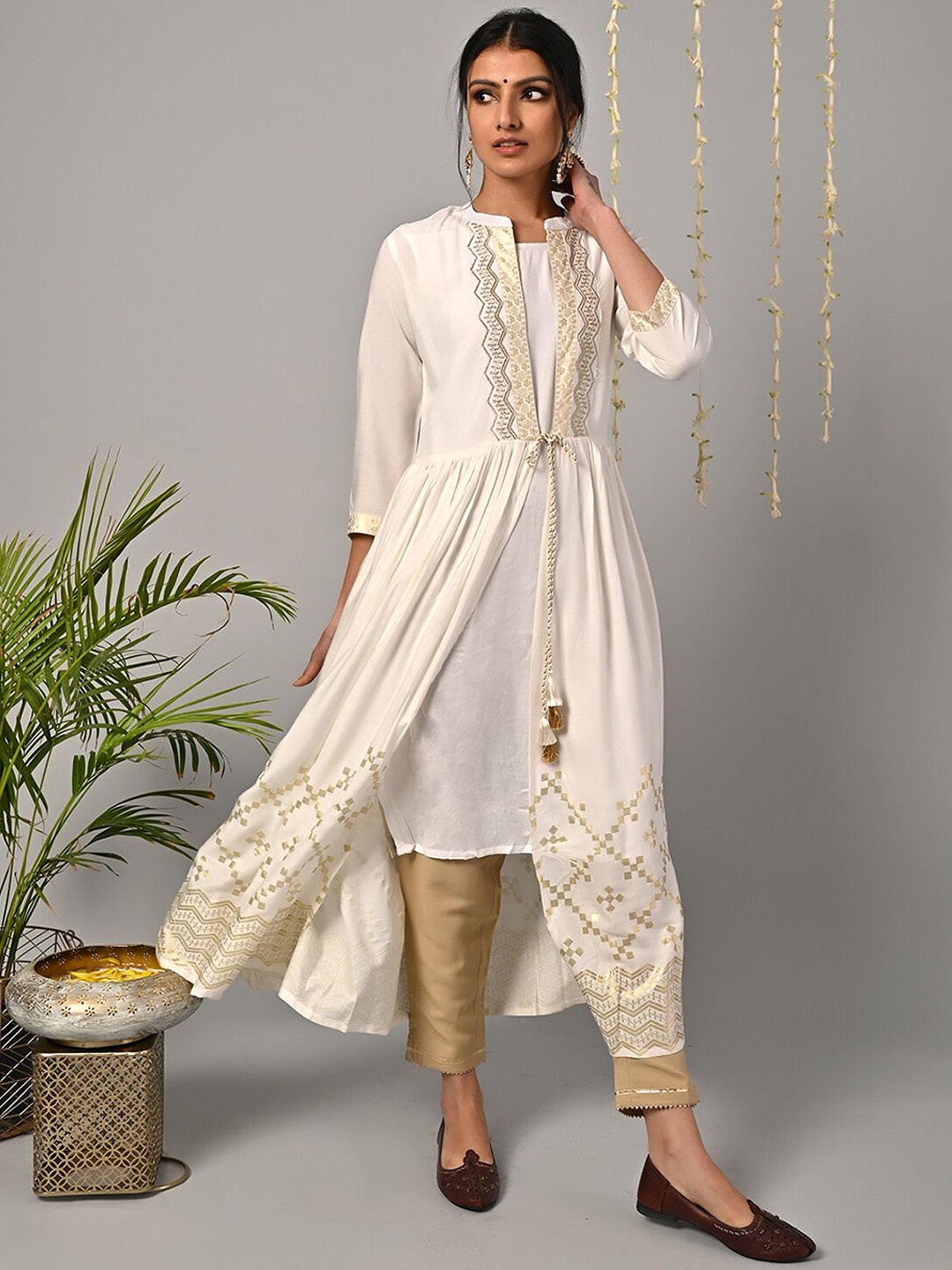 

Rangita Ethnic Motifs Printed Zari Layered A-Line Kurta, Off white