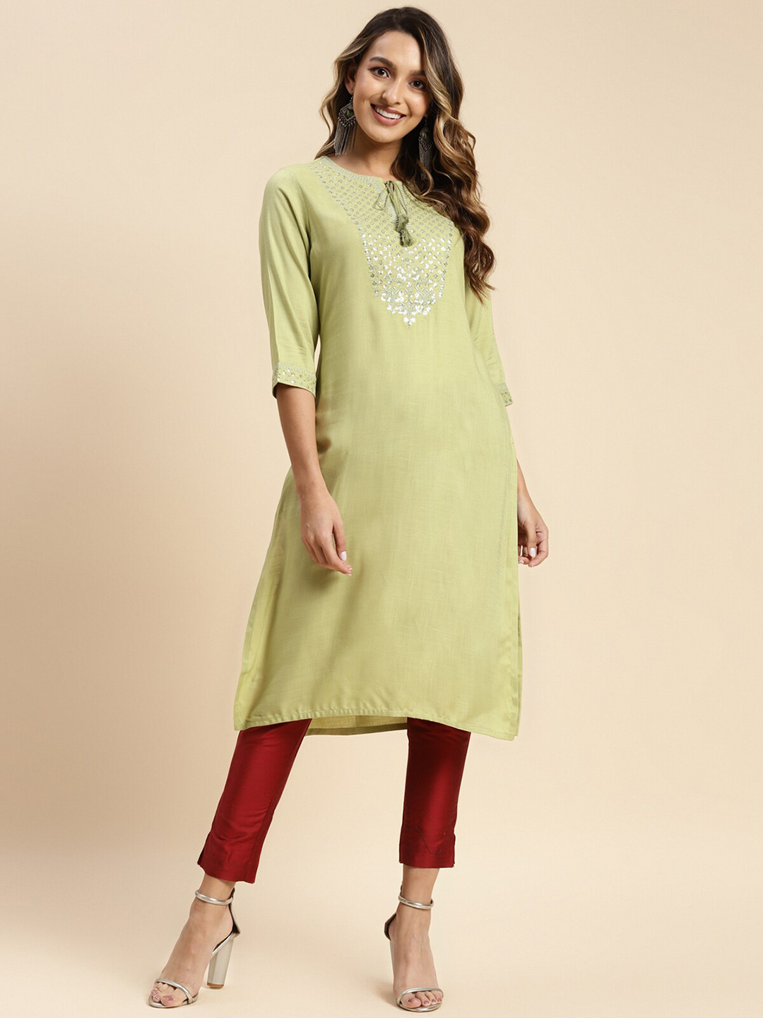 

Rangita Floral Embroidered Tie-Up Neck Kurta, Olive