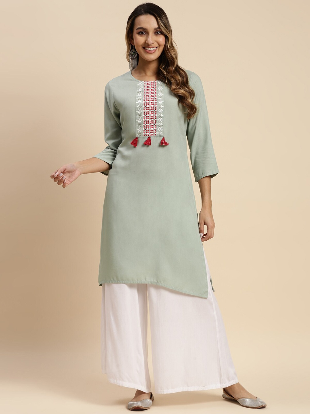 

Rangita Embroidered Round Neck Straight Kurta, Green