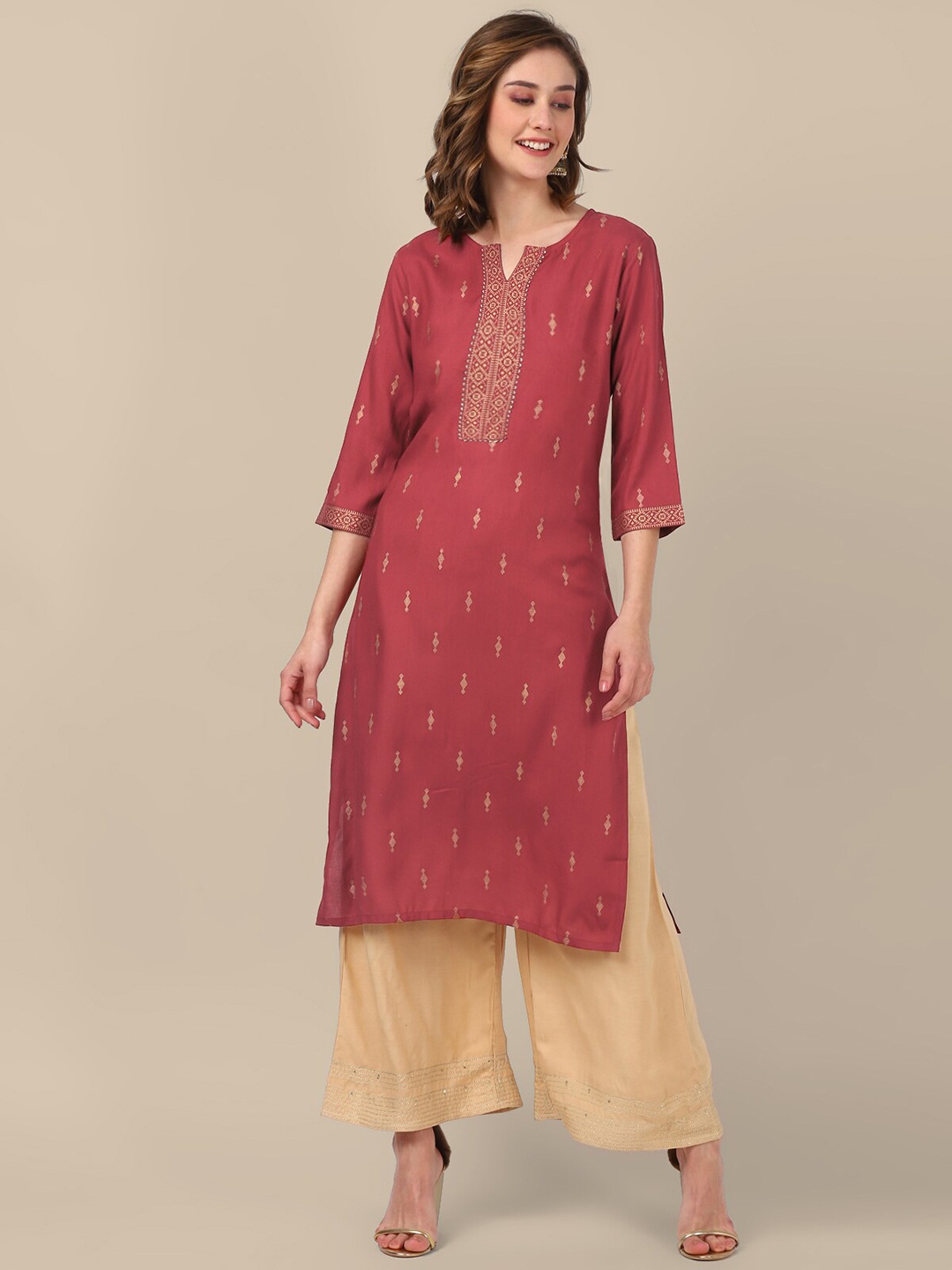 

Rangita Ethnic Motifs Printed Notched Neck Gotta Patti Straight Kurta, Maroon