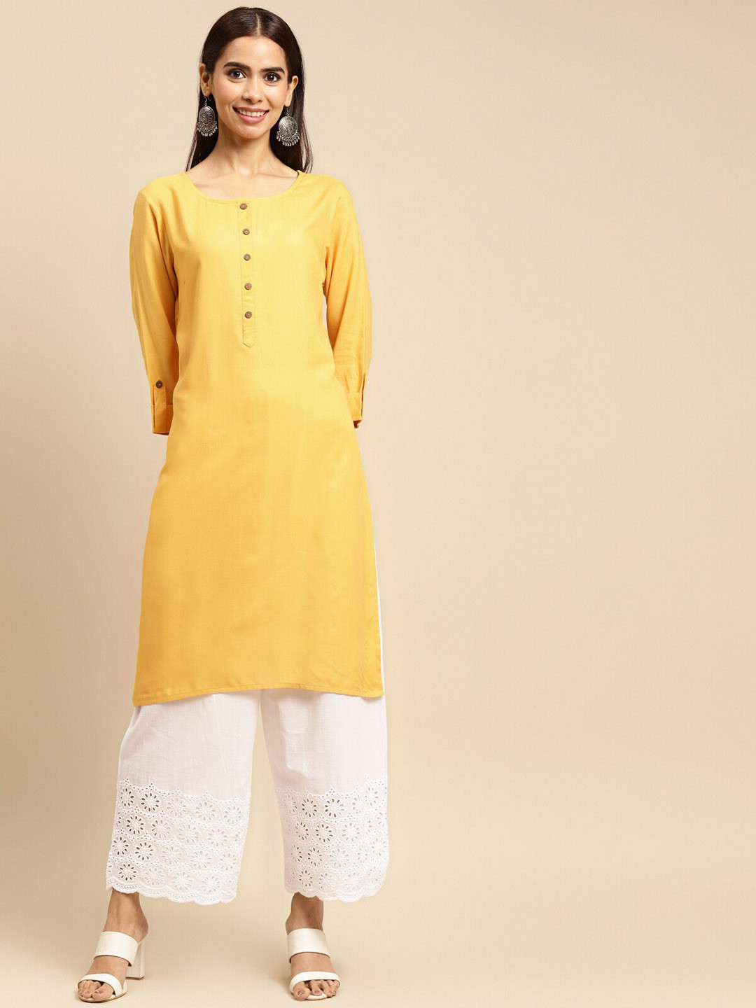 

Rangita Round Neck Roll Up Sleeves Straight Kurta, Yellow
