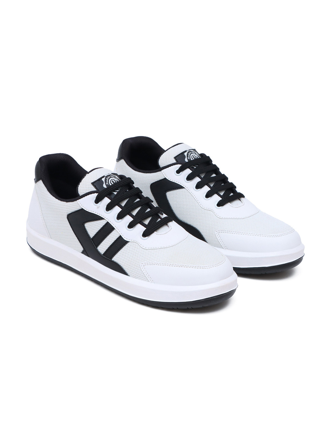 

Roadster Men White & Black Colourblocked Lightweight Lace-Ups Casual Sneakers