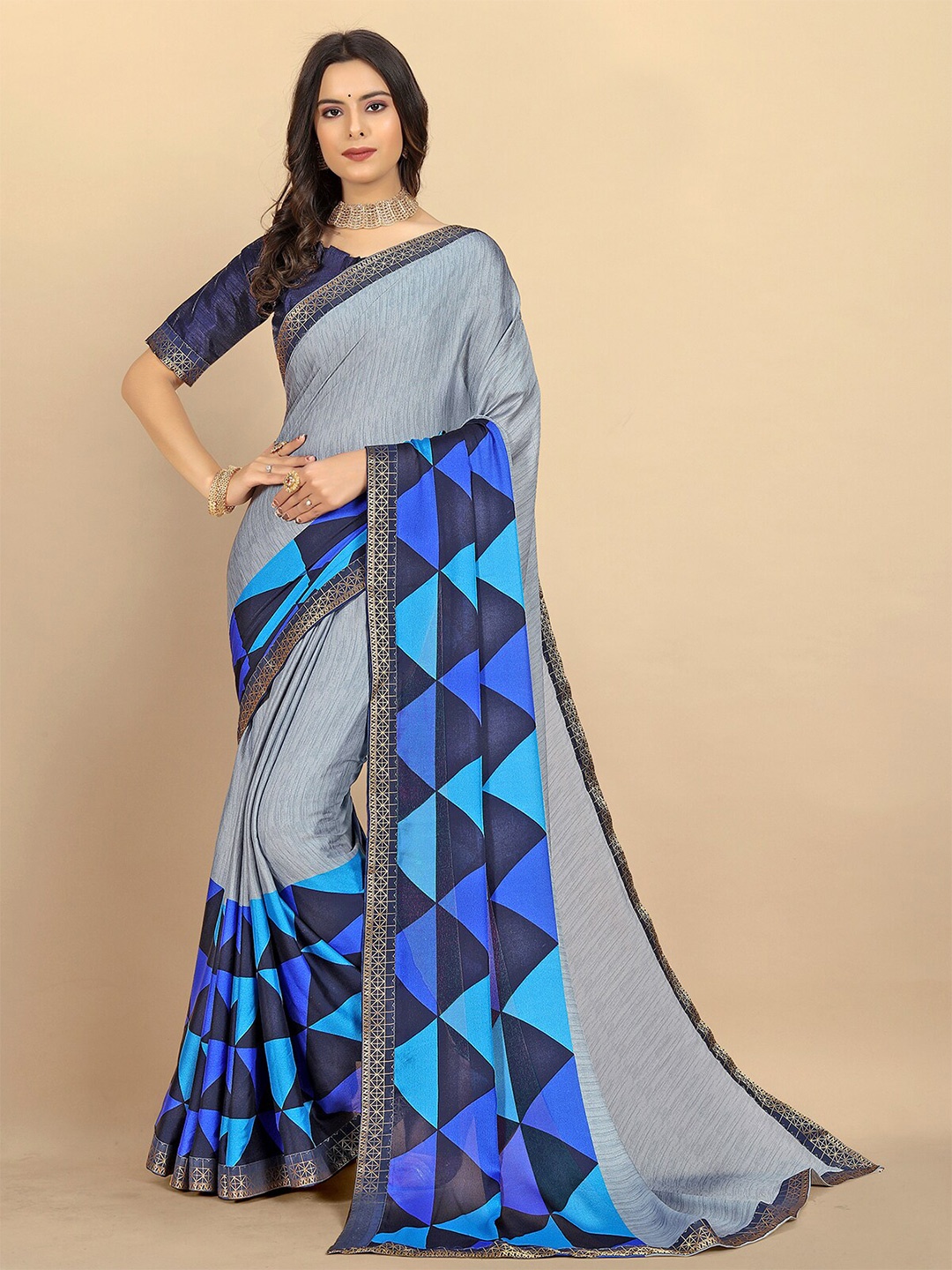 

Rangita Geometric Printed Zari Detail Saree, Grey