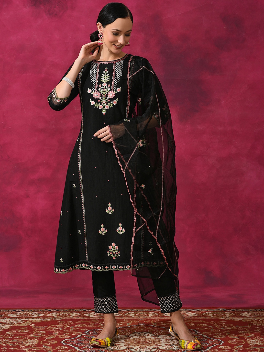 

AKS Couture Ethnic Motifs Embroidered Sequinned Kurta with Trousers & With Dupatta, Black