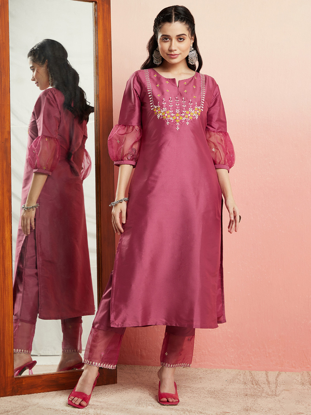 

AKS Floral Yoke Design Thread Work Straight Kurta with Trousers, Purple