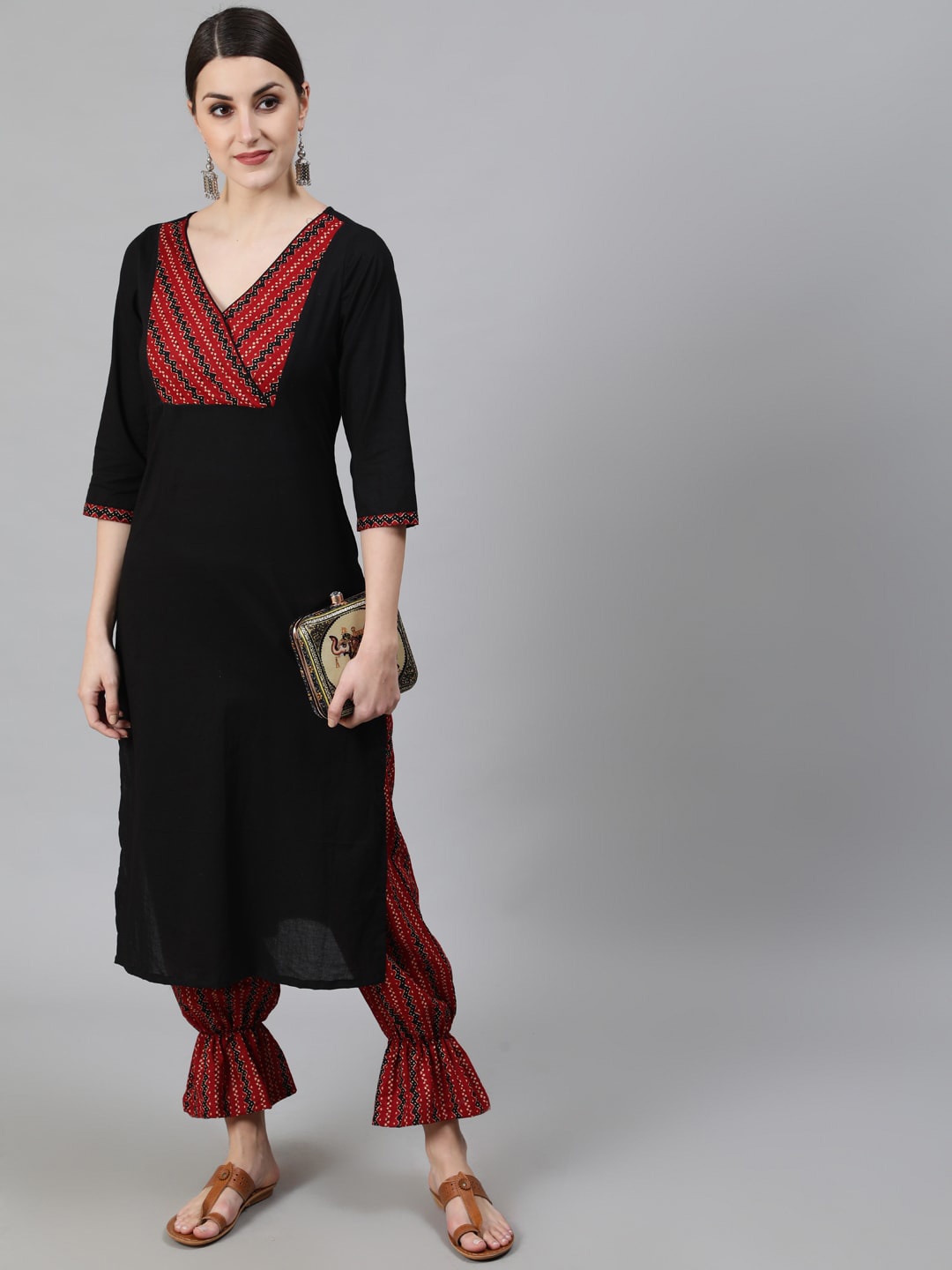 

AKS Ethnic Motifs Yoke Design Pure Cotton Kurta And Trousers, Black