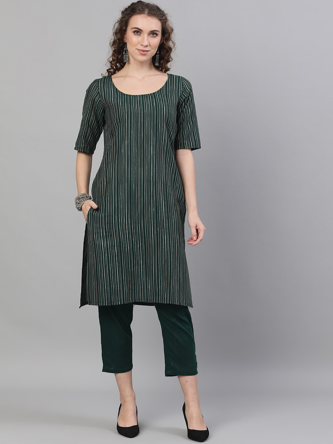 

AKS Striped Round Neck Pure Cotton Straight Kurta And Trousers, Green