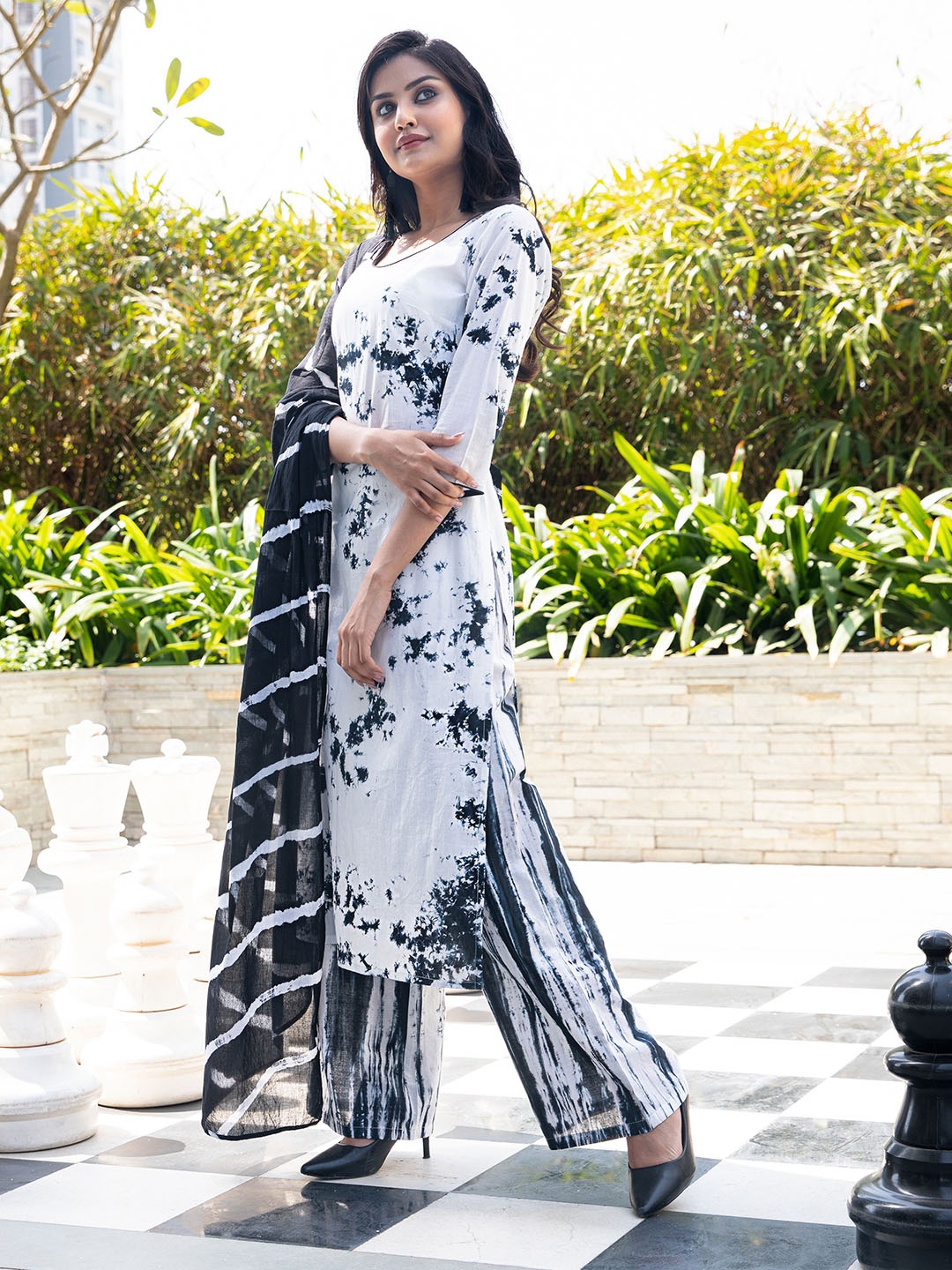 

AKS Abstract Printed Pure Cotton Straight Kurta & Palazzos with Dupatta, White