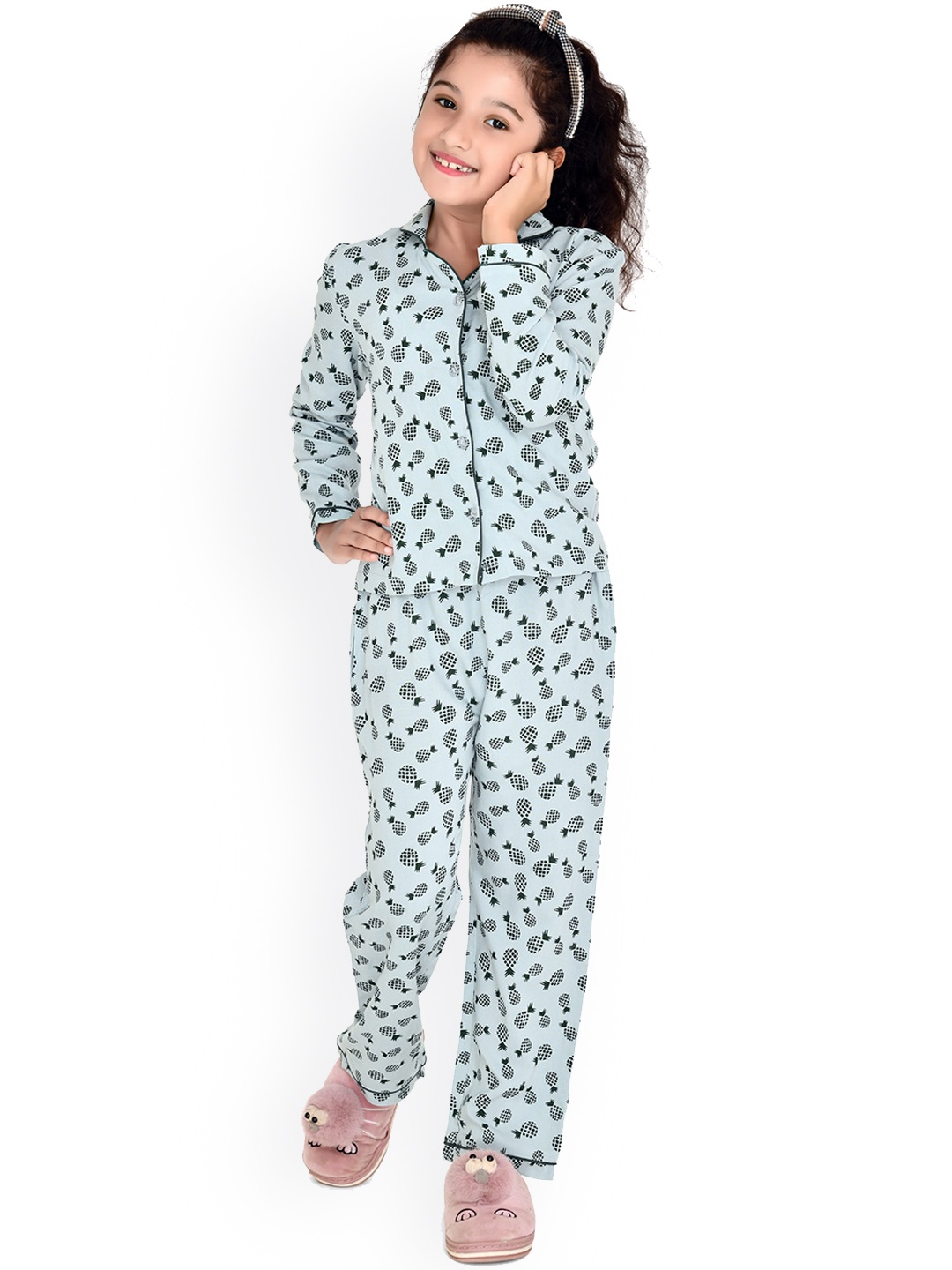 

The Snug Studio Girls Graphic Printed Night Suit, Green