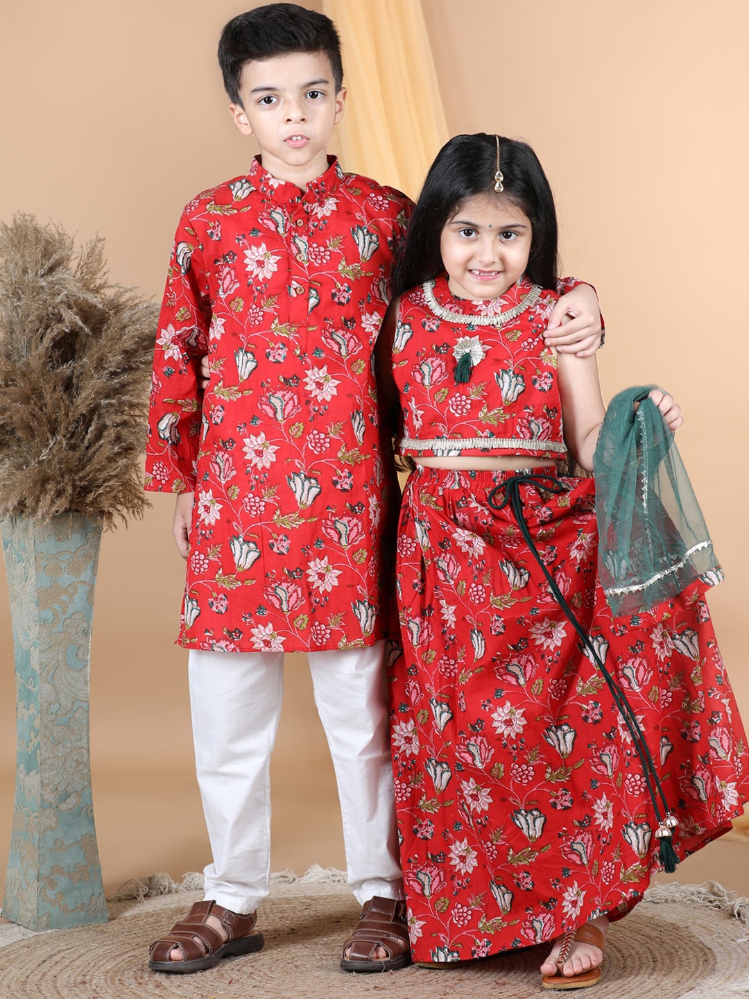 

AWW HUNNIE Boys Floral Printed Regular Pure Cotton Kurta with Pyjamas, Red