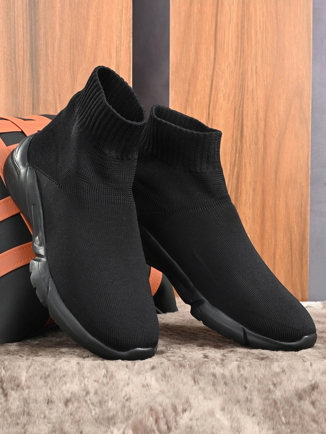 

Leo's Fitness Shoes Men Textured Lightweight Mid-Top Slip-On Sneakers, Black