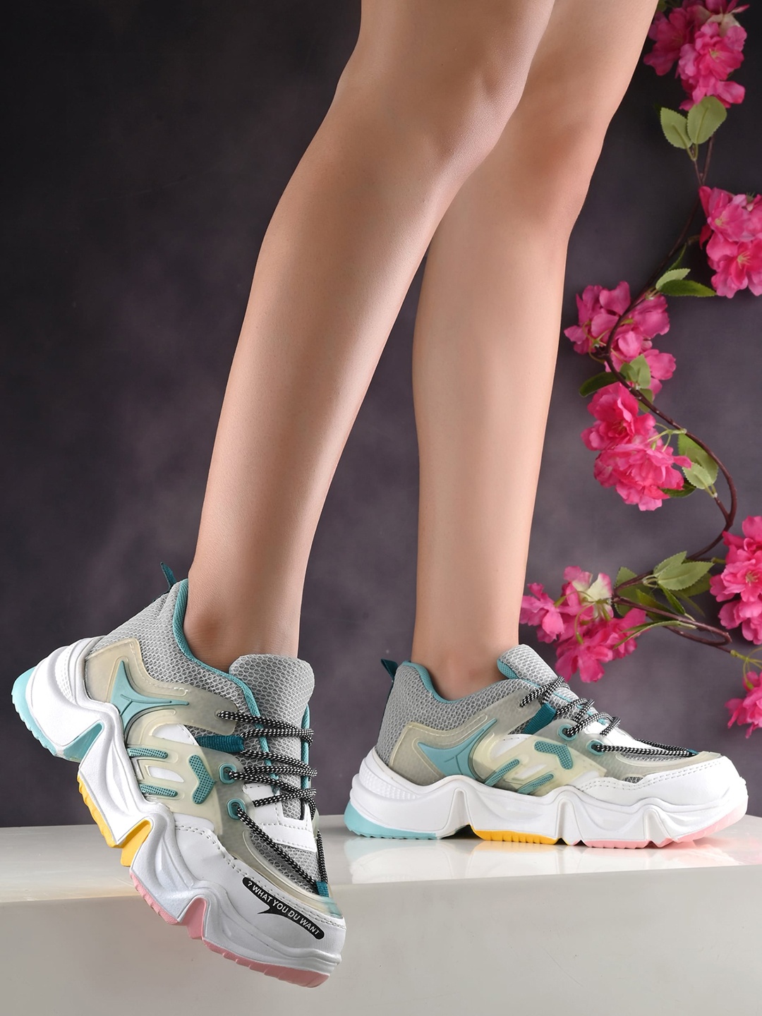 

Roadster Women Grey & White Colourblocked Lace-Ups Casual Sneakers