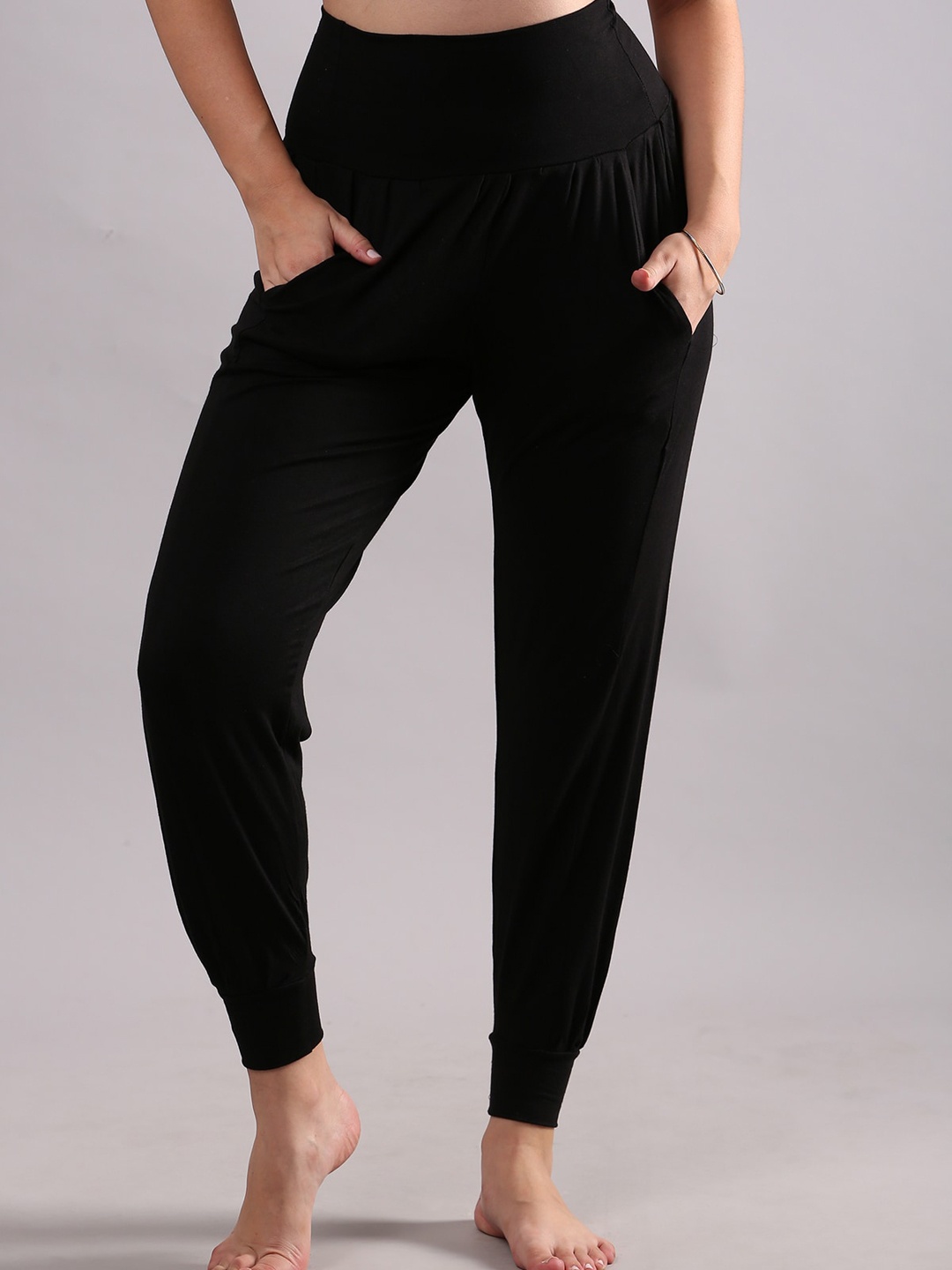 

The Dance Bible Regular Fit Joggers, Black