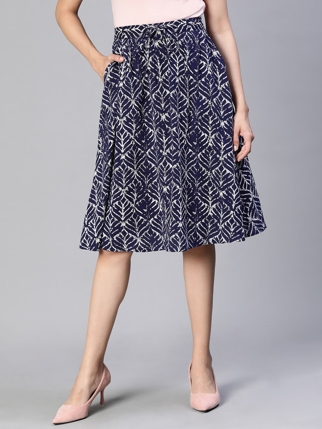 

Oxolloxo Printed With Tie-Up Knee-Length Skirt, Blue