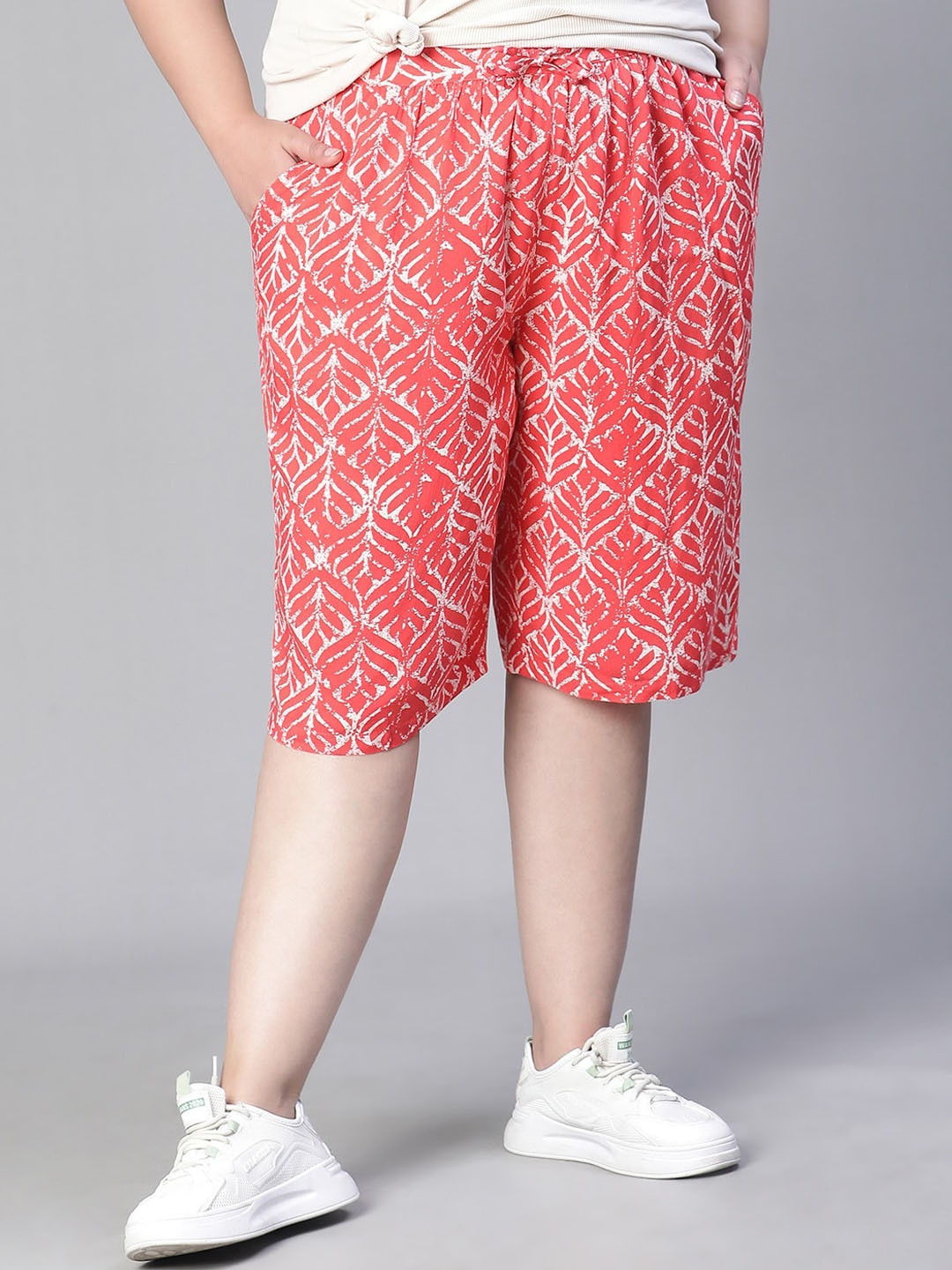 

Oxolloxo Plus Size Floral Print Elasticated Tie-Knot Shorts, Red