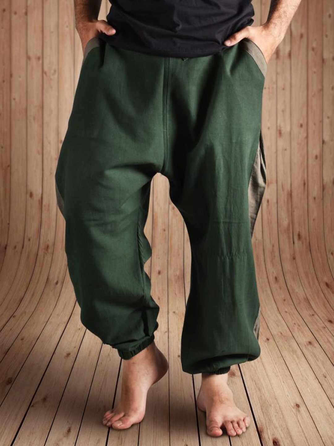 

BOMBAY TROOPER Unisex Mid-Rise Pure Cotton Loose Fit Hoppers, Green