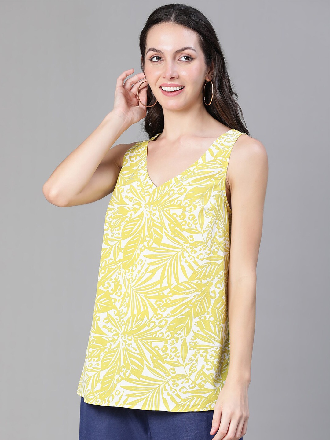 

Oxolloxo Floral Print Sleeveless Round Neck Top, Yellow