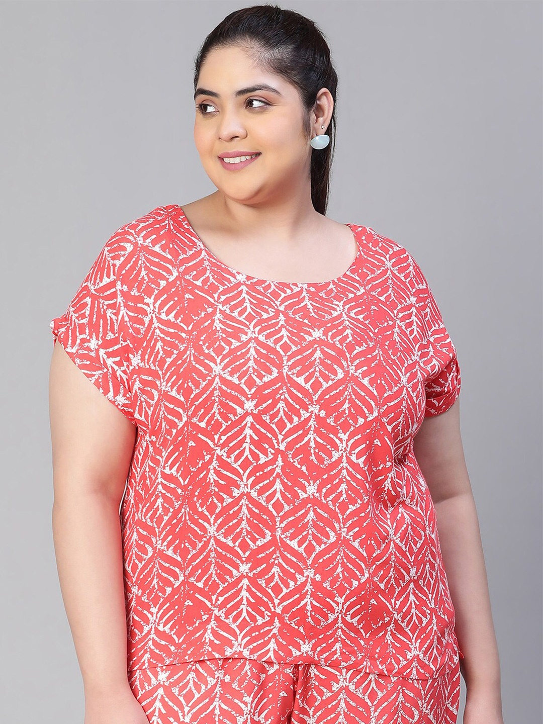 

Oxolloxo Plus Size Floral Print Round Neck Top, Red