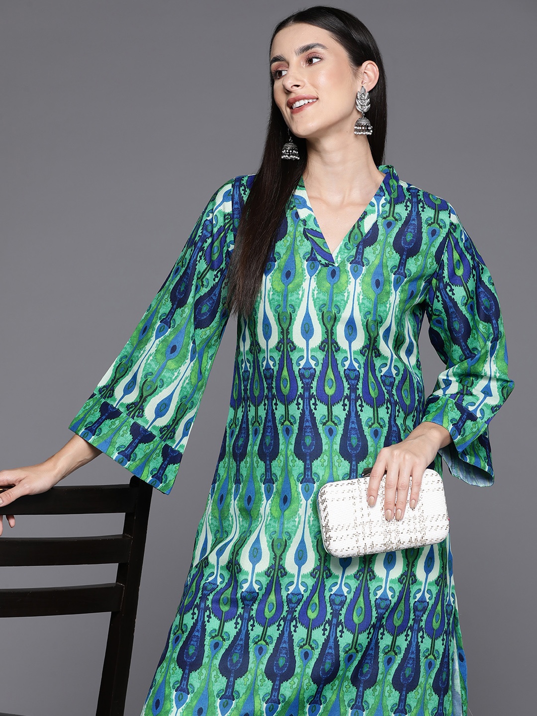 

Varanga Women Ethnic Motifs Printed Bell Sleeves Kurta, Green