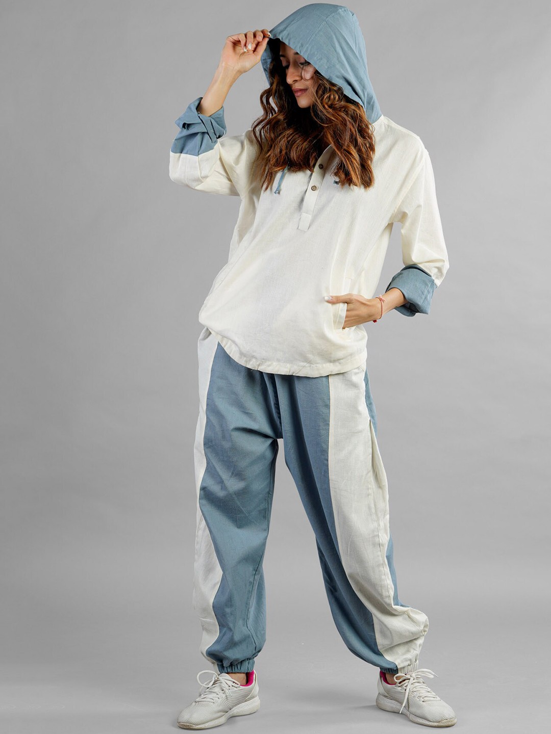 

BOMBAY TROOPER Unisex White Striped Loose Fit Cotton Denim Joggers