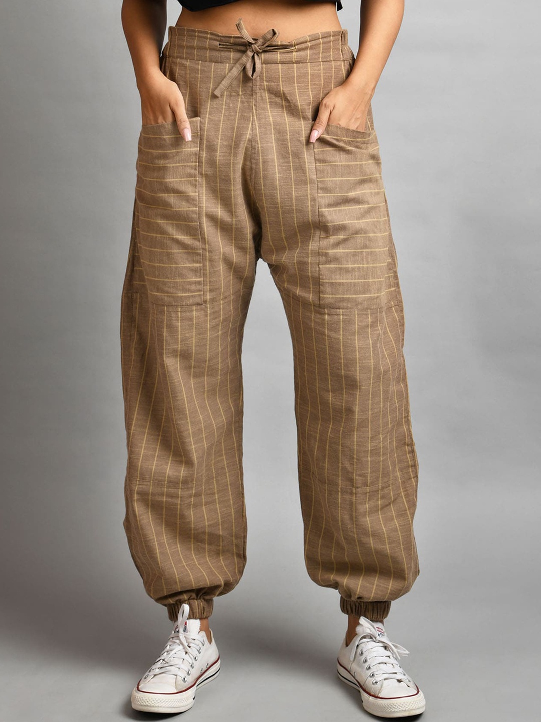 

BOMBAY TROOPER Men Loose Fit Cotton Joggers Hoppers, Brown