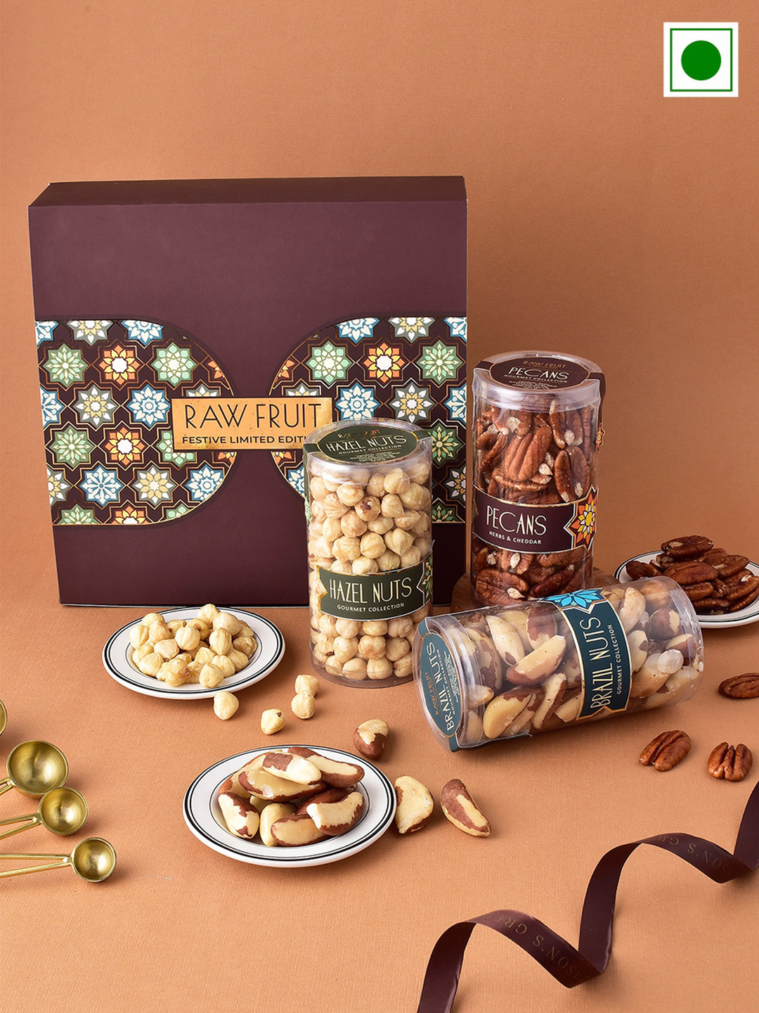 

RawFruit Set of 4 Round shaped charm detail Rakhi & Premium Kernels Gift Set 220 gms Each, Silver