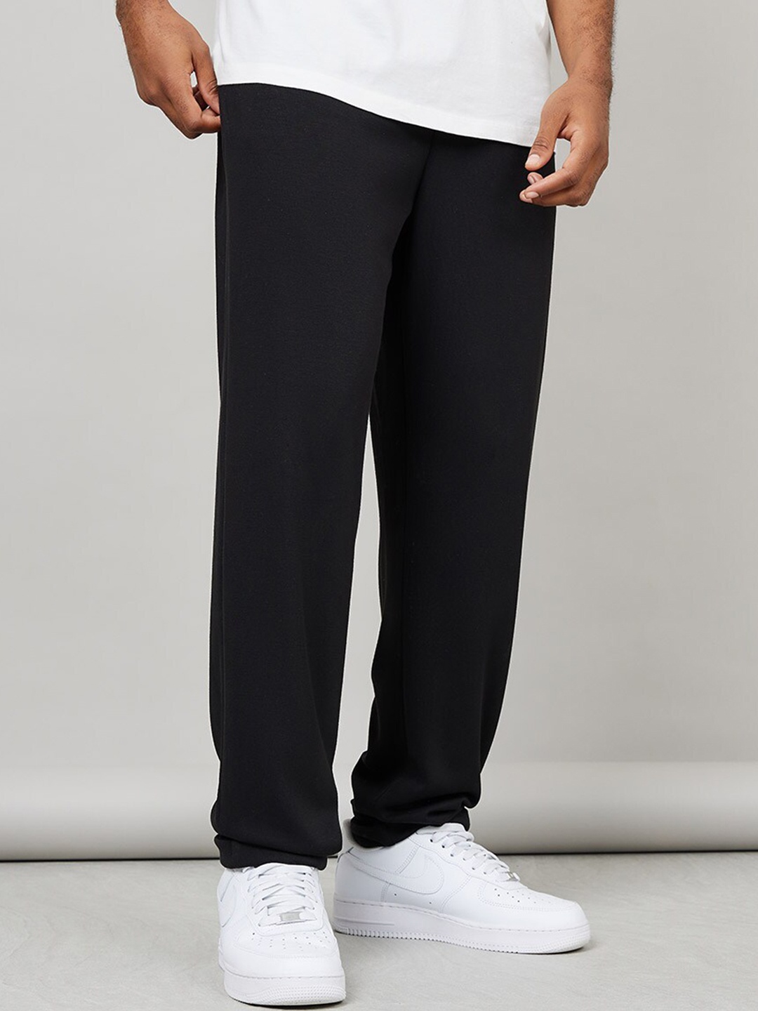 

Kotty Men Mid-Rise Relaxed-Fit Track Pants, Black