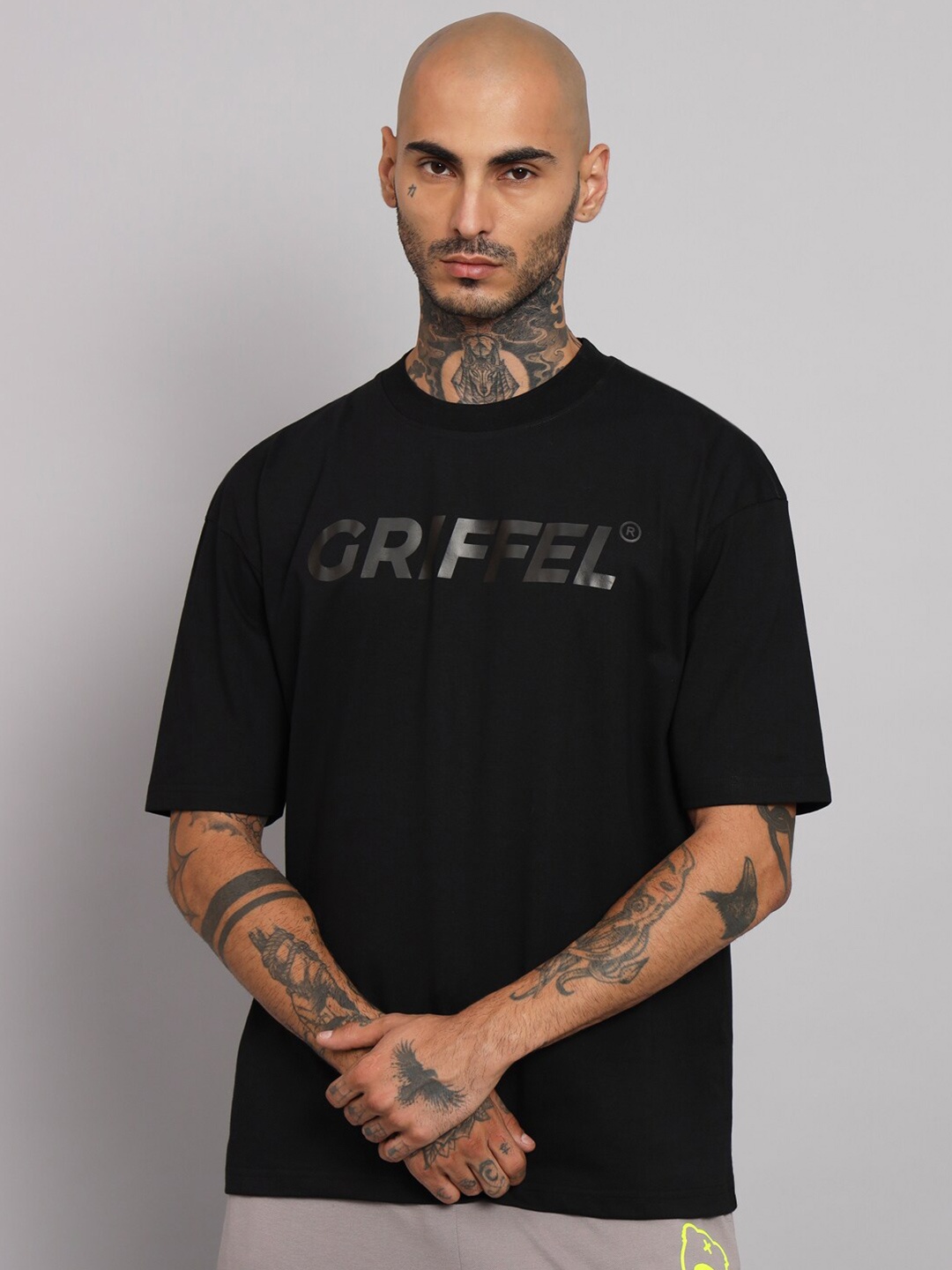 

GRIFFEL Typography Printed Drop Shoulder Sleeves Cotton T-shirt, Black