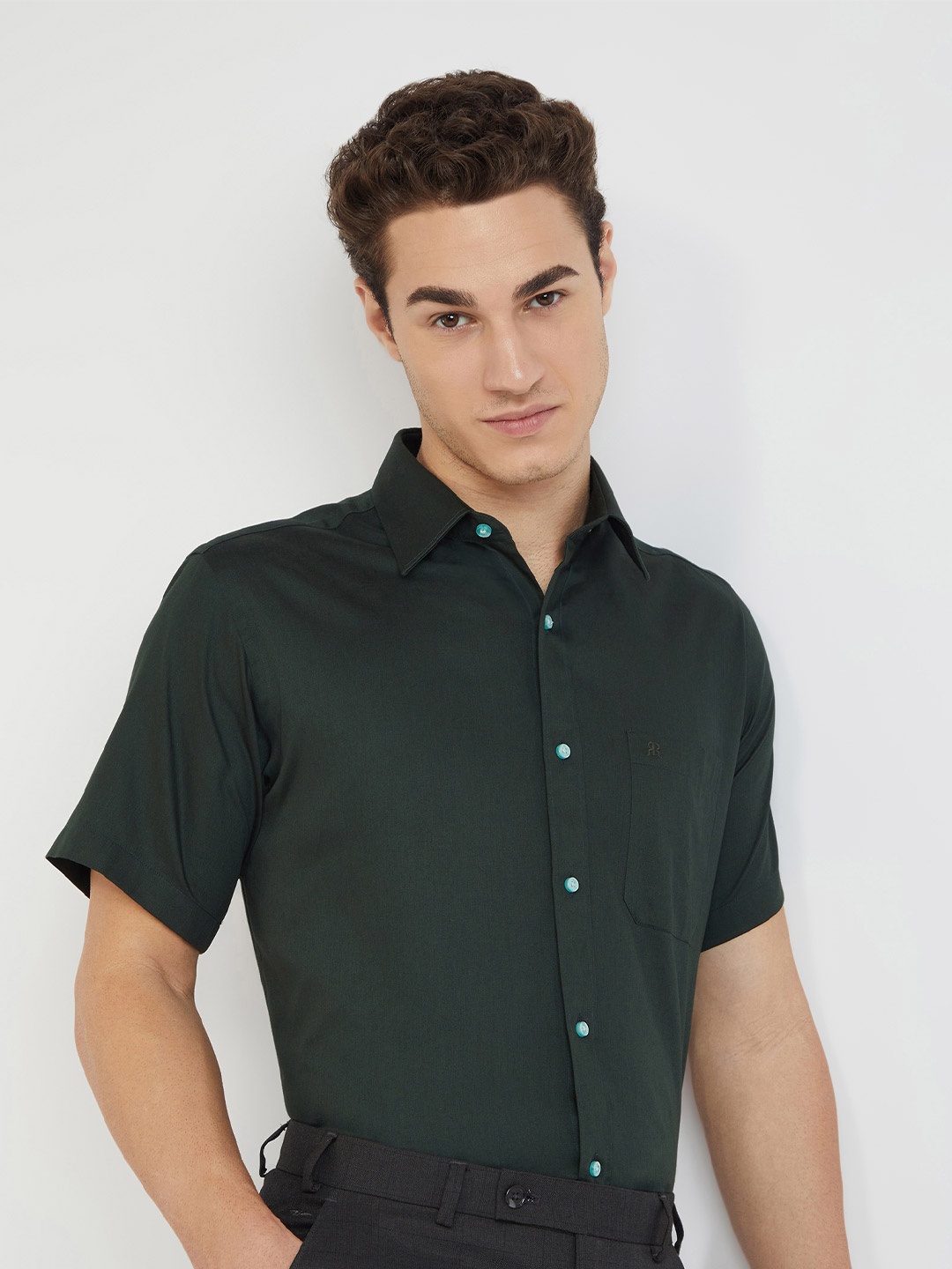 

Raymond Pure Cotton Solid Regular Fit Formal Shirt, Green