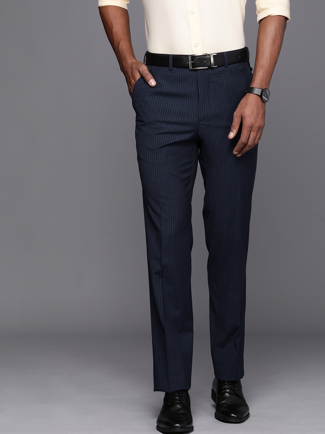 

Raymond Men Checked Trousers, Navy blue