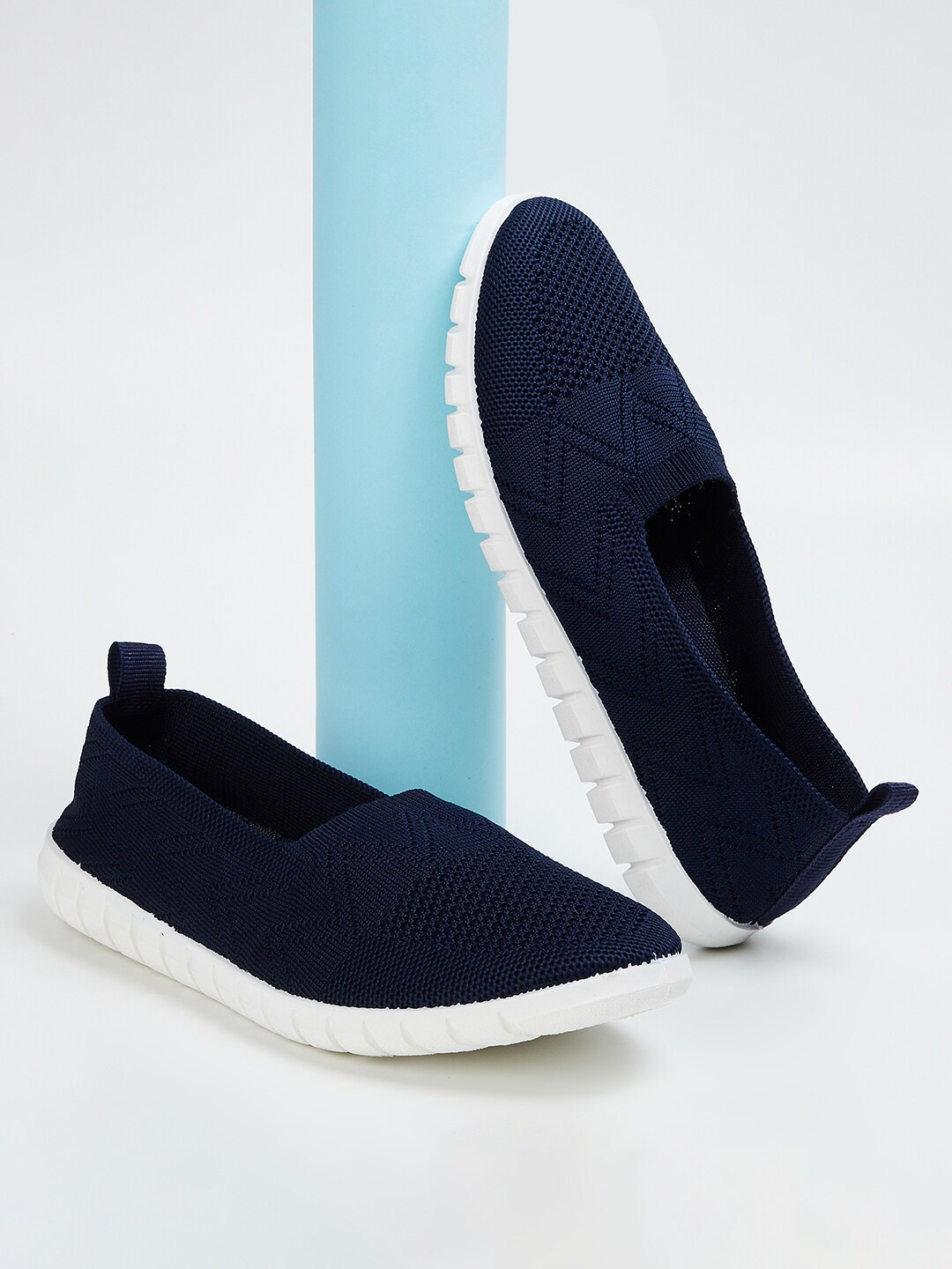 

max Women Slip-On Walking Shoes, Navy blue