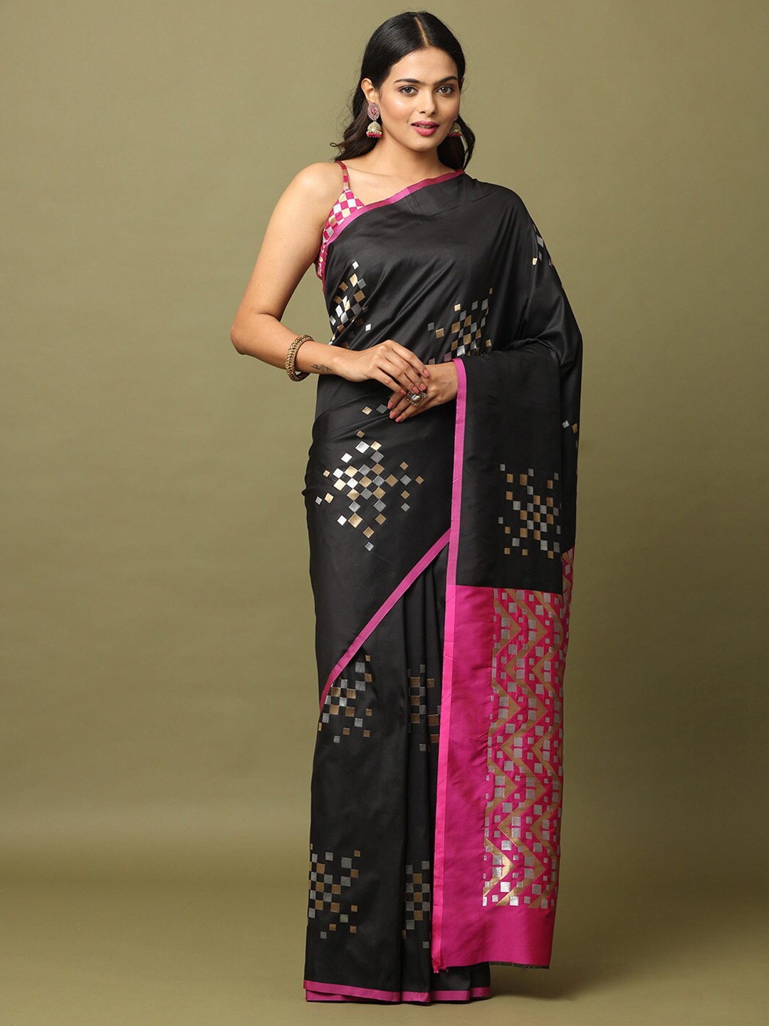 

VASTRANAND Woven Design Zari Banarasi Saree, Black