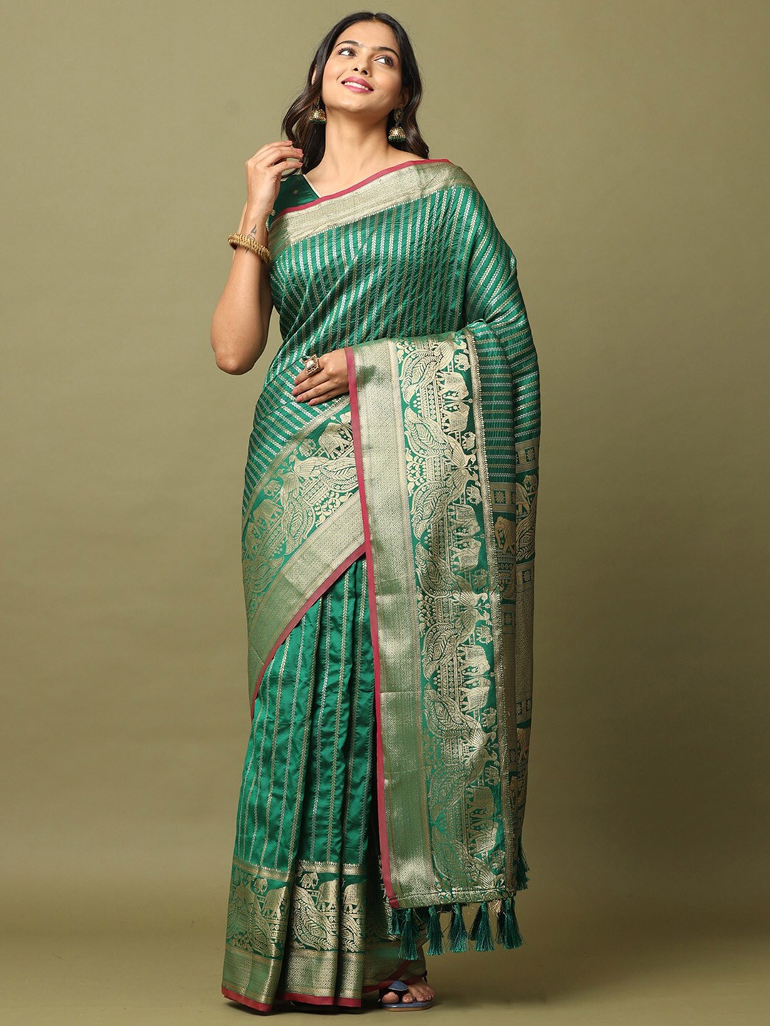 

VASTRANAND Woven Design Zari Banarasi Saree, Green