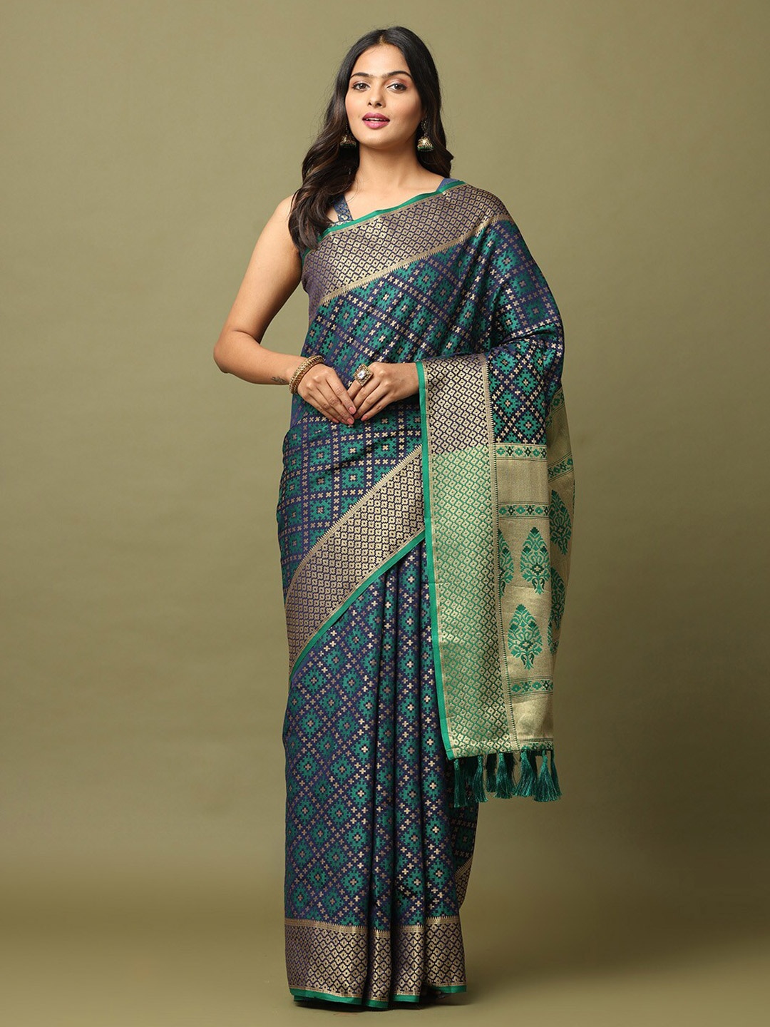 

VASTRANAND Woven Design Zari Banarasi Saree, Navy blue