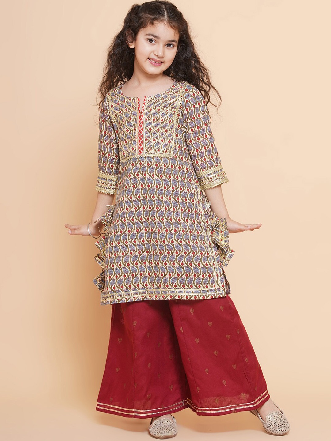 

Bitiya by Bhama Girls Floral Printed Regular Gotta Patti Pure Cotton Kurta With Sharara, Beige