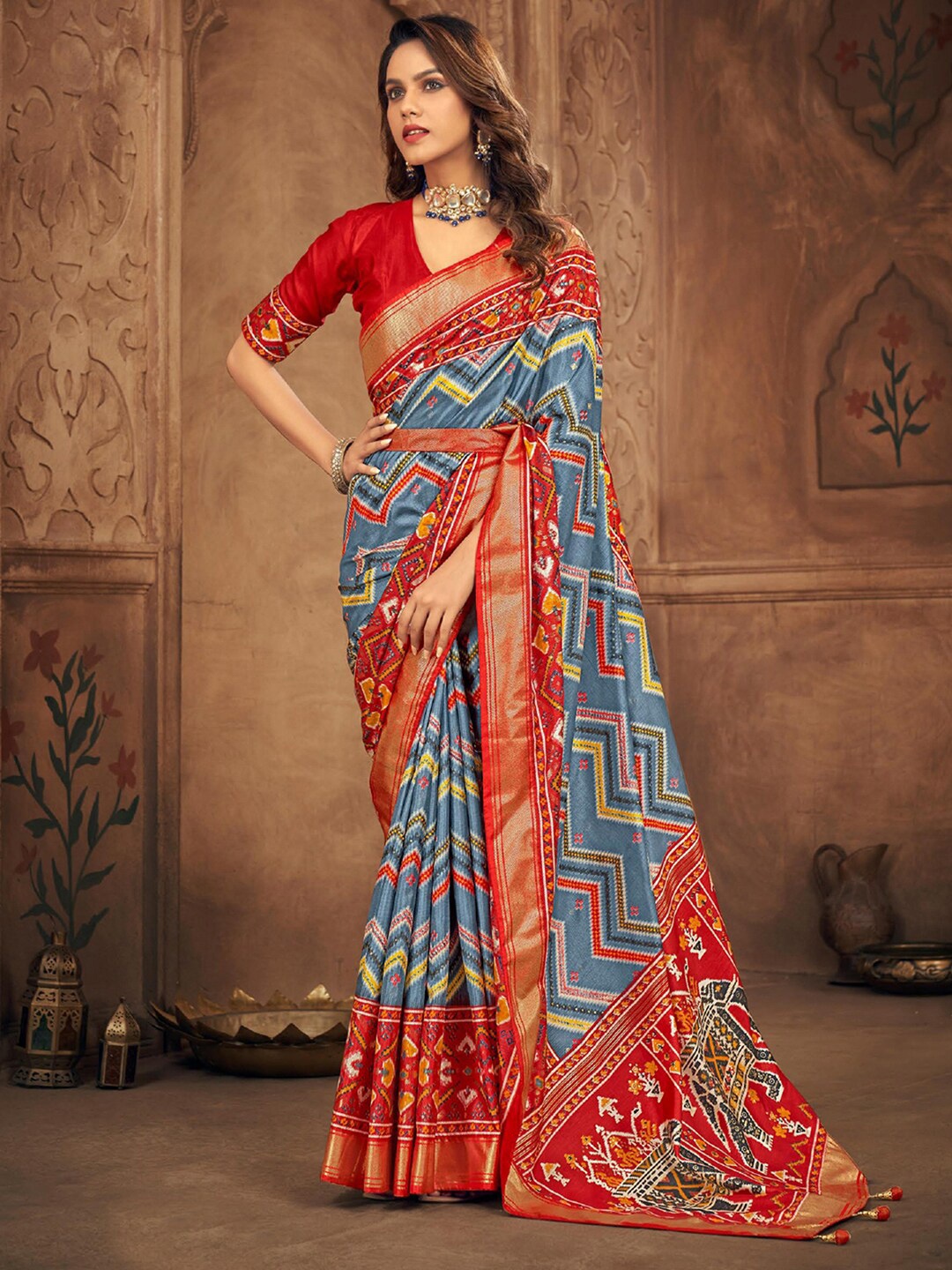 

Mitera Ethnic Motifs Printed Zari Saree, Blue